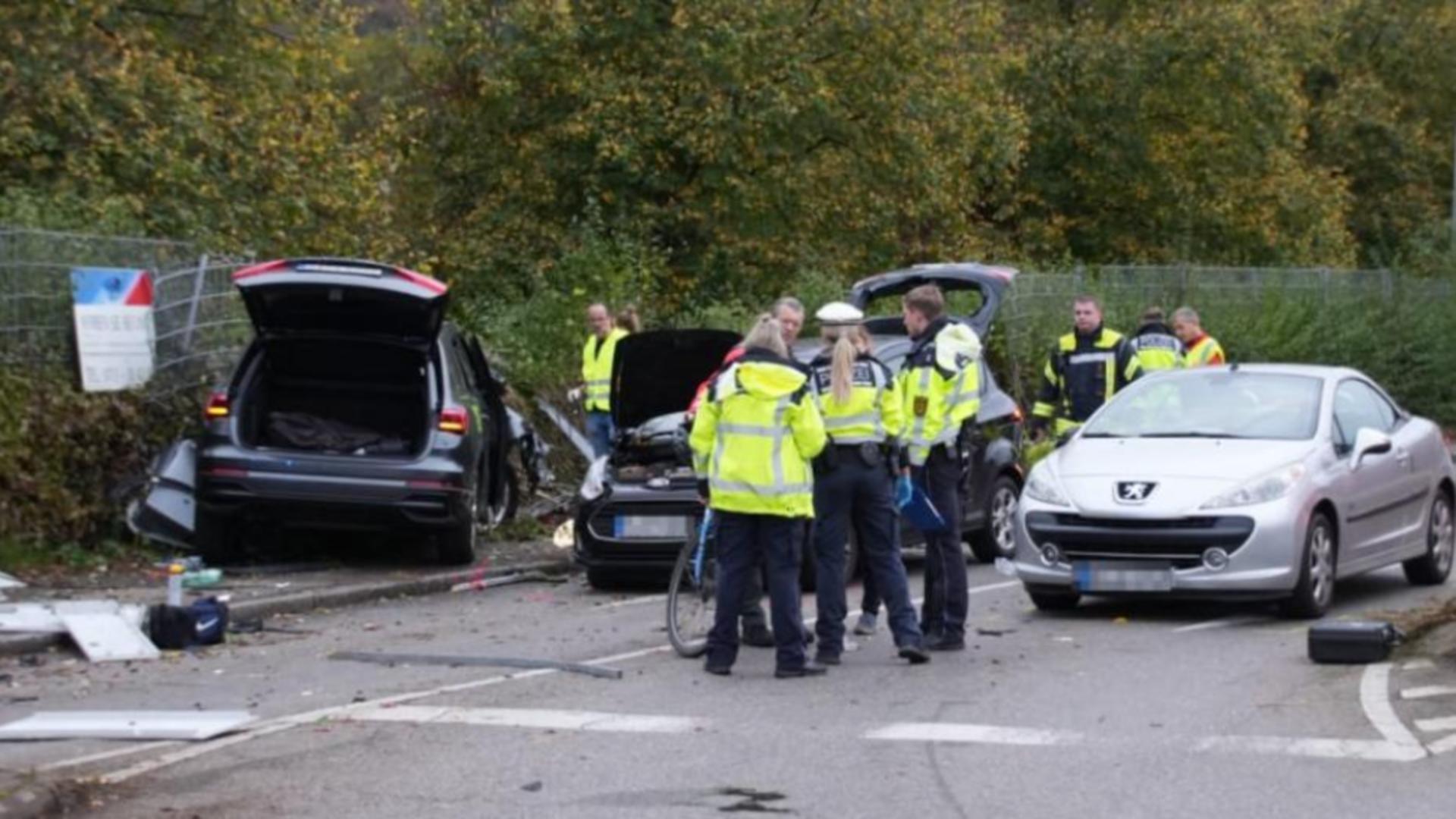 Accident rutier CATASTROFAL! O mamă și doi copii, de trei și șase ani, au fost spulberați pe trotuar de un SUV