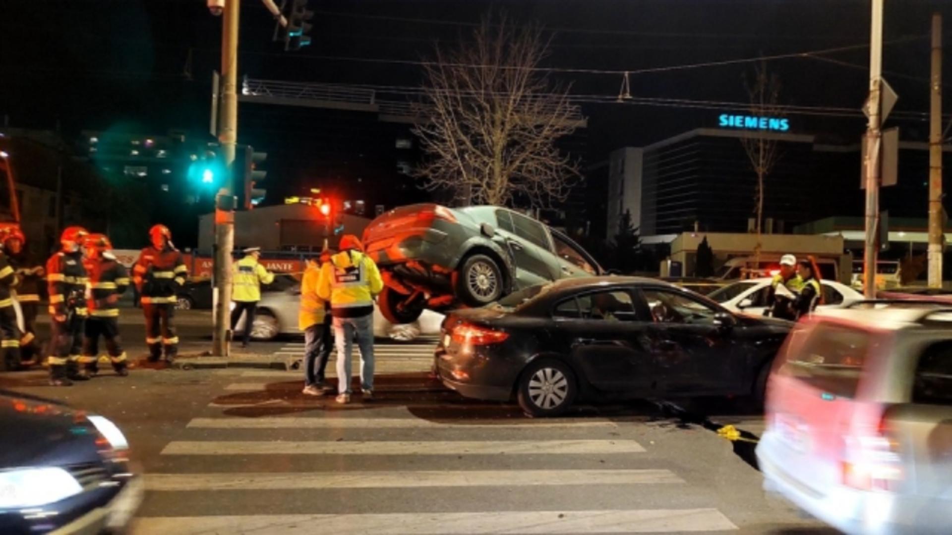 Accident rutier cu 4 mașini pe una dintre cele mai aglomerate șosele din Capitală. Un bărbat a ajuns de urgență la spital