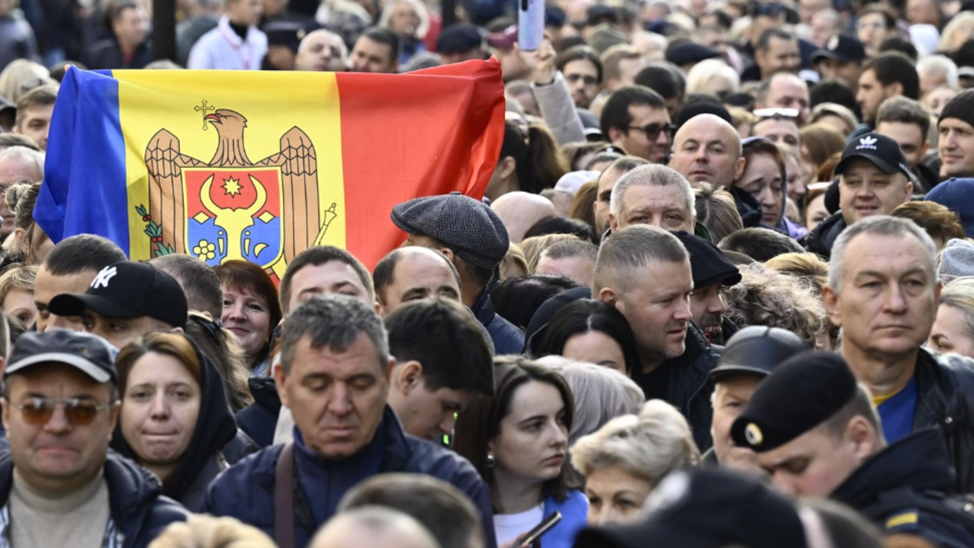 Alegerile prezidenţiale şi referendumul din Republica Moldova, pot fi declarate valide.. Foto: Profimedia