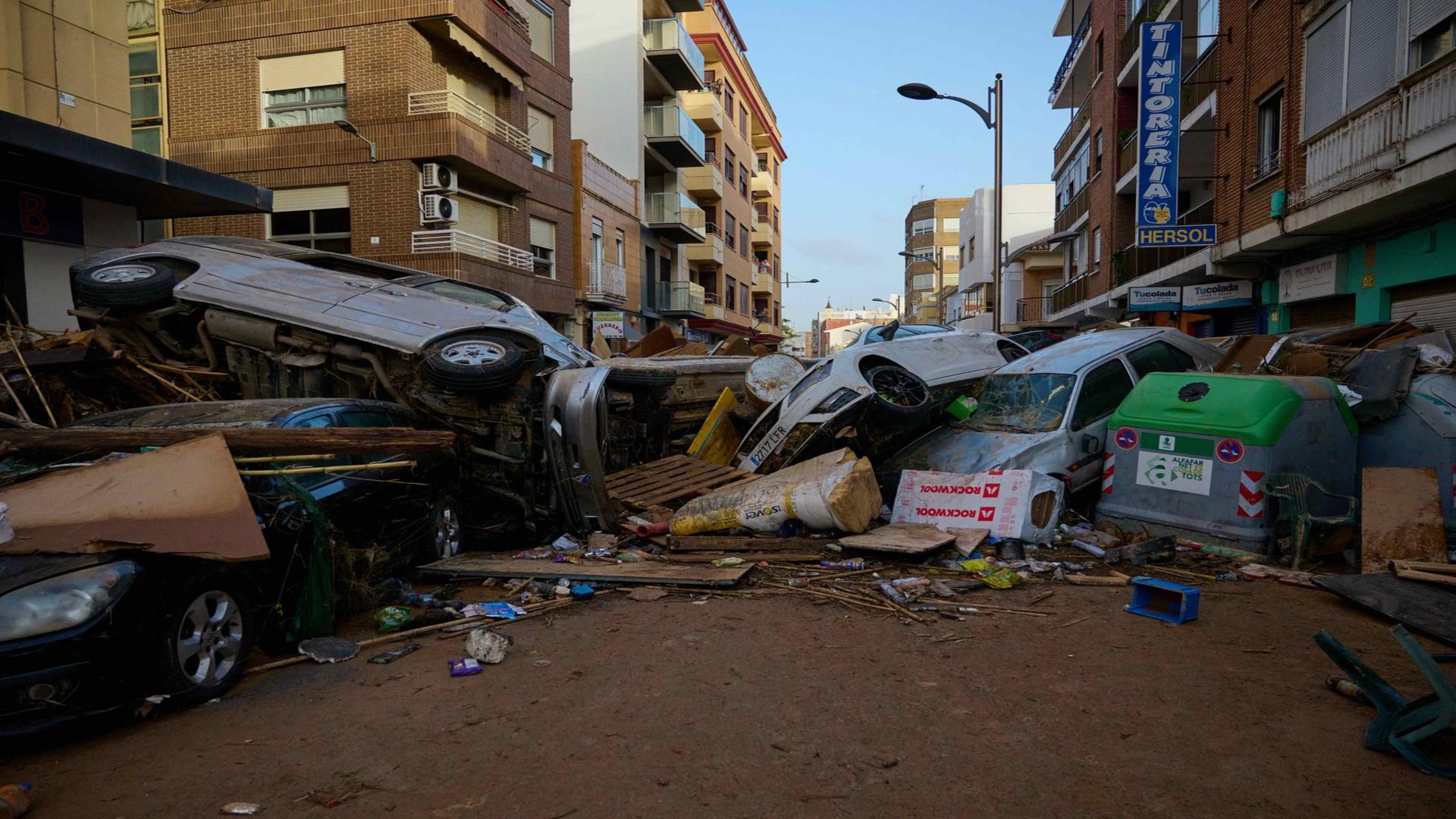 Celulă de criză la Guvern pentru românii din Spania afectați de inundații / Foto: Profi Media