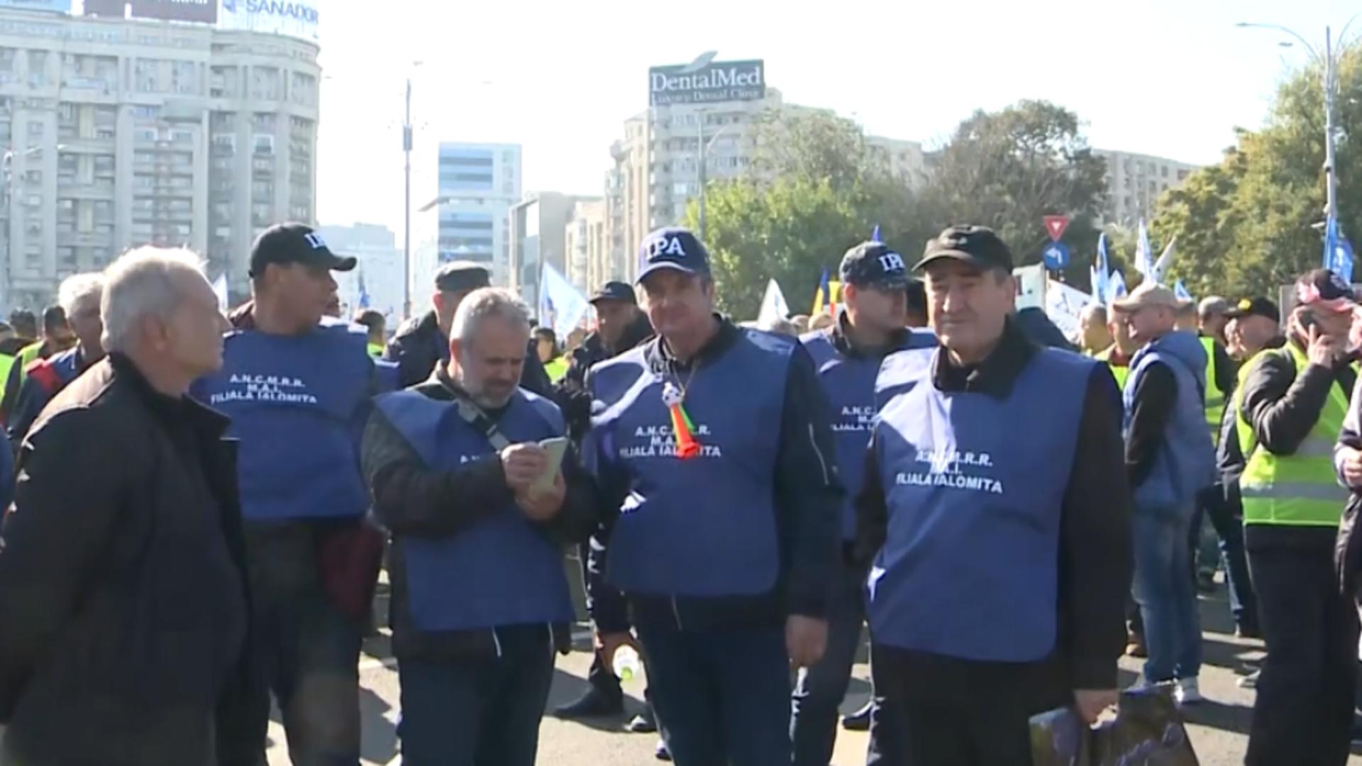 PROTESTE de amploare la ușa Ministerului Muncii