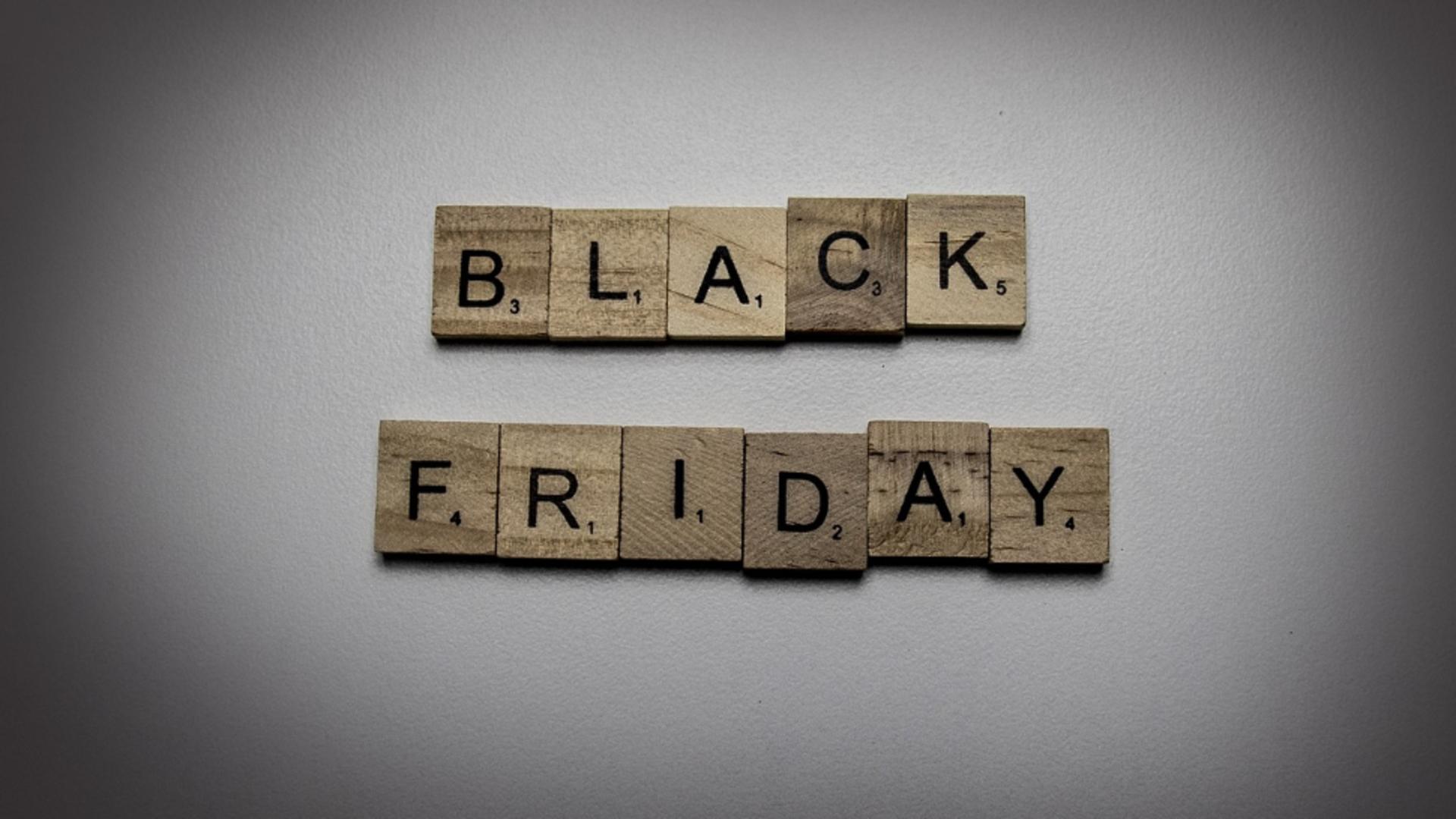 Black Friday 2024: De ce românii achiziționează produse neesențiale pe care nu le folosesc? Cum FOMO influențează cumpărăturile 