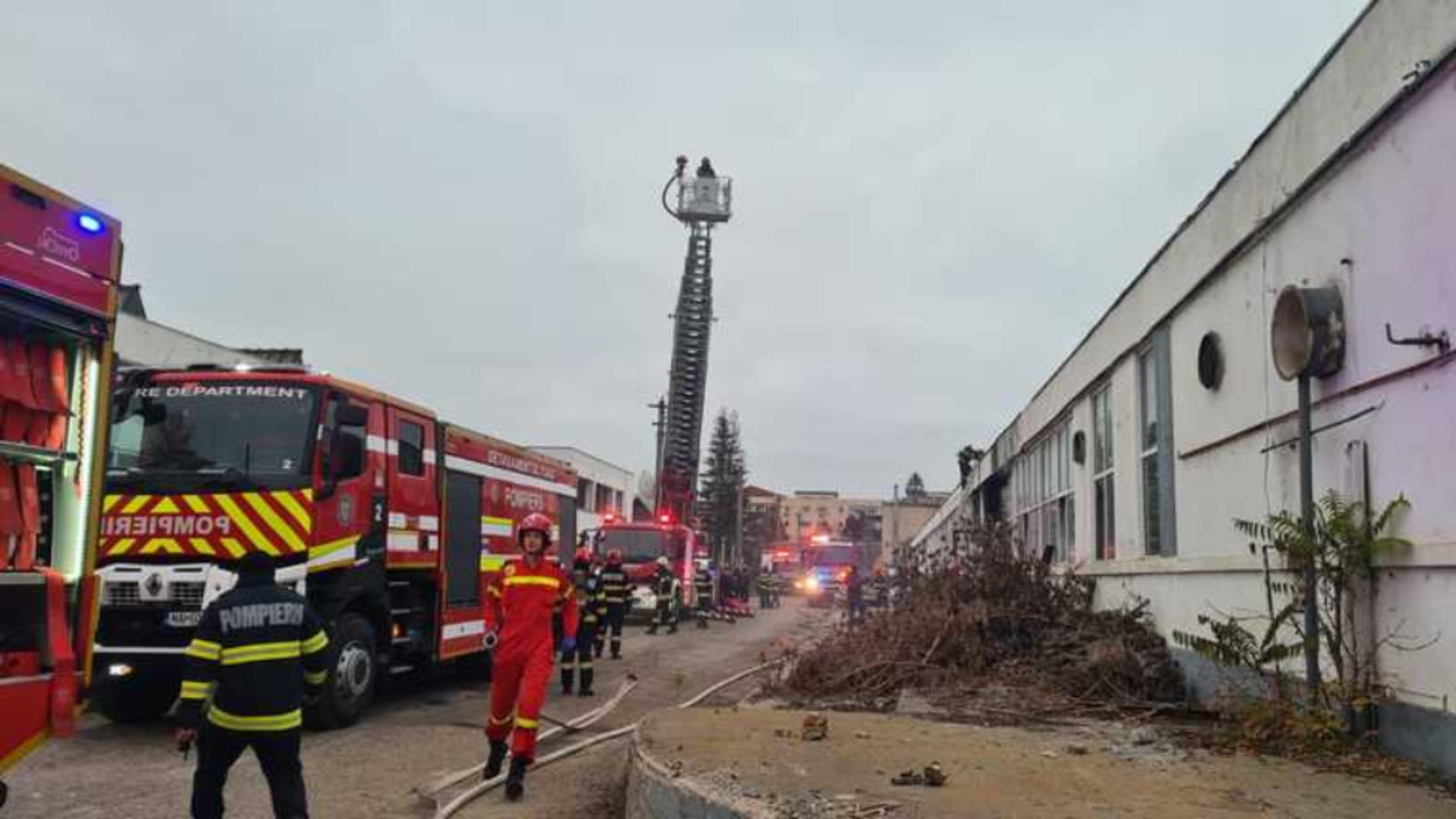 O posibilă cauză ar putea fi scânteia mecanică produsă de un dispozitiv de tăiere. Foto/ISU