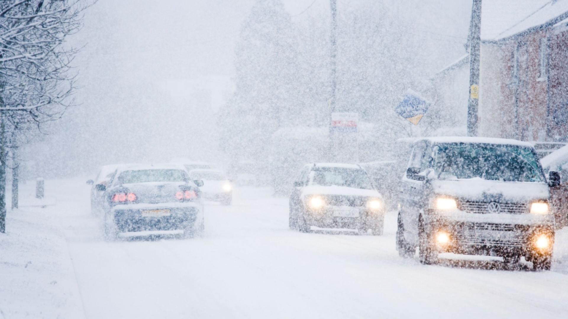 VISCOL și CEAȚĂ în mai multe județe ale țării! Meteorologii au emis două atenționări nowcasting pentru orele următoare/ Profimedia