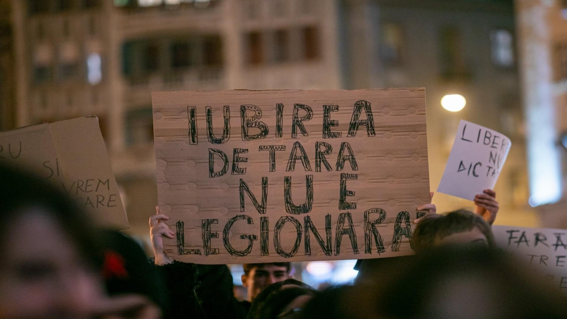 A treia seară de proteste în marile orașe