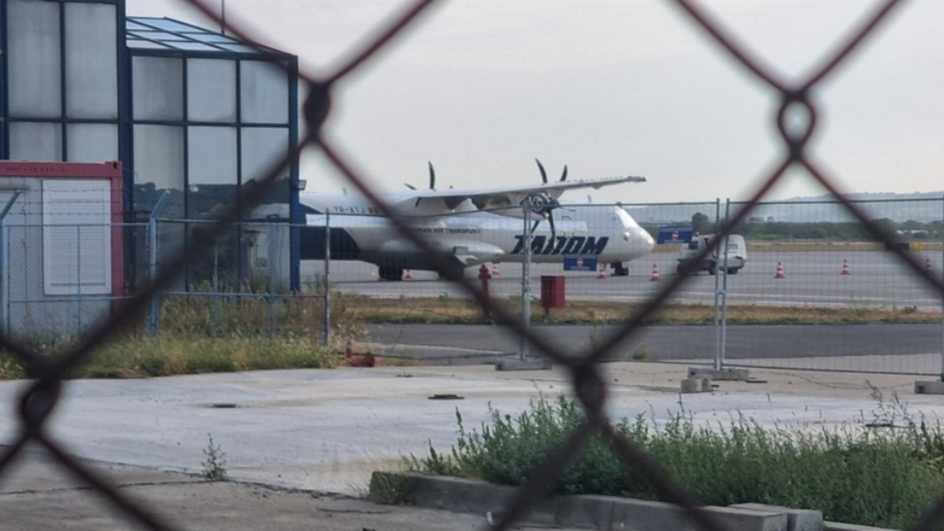 Tarom a avut nevoie de 111 zile să repare o aeronavă nouă, și a pierdut 1.000.000 de euro. Foto: Facebook