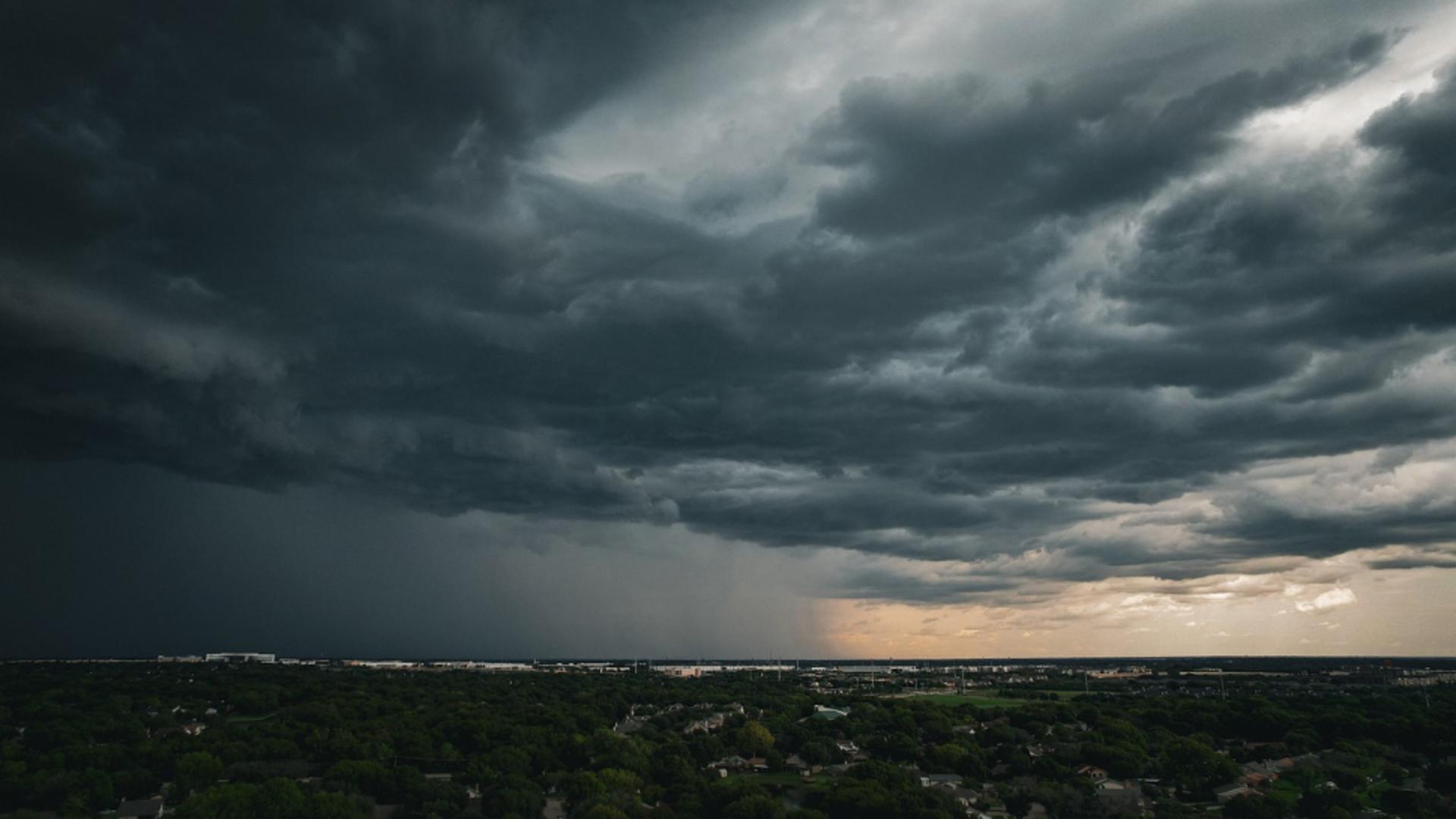 Cum vor arăta furtunile din România. Fenomene meteo extreme