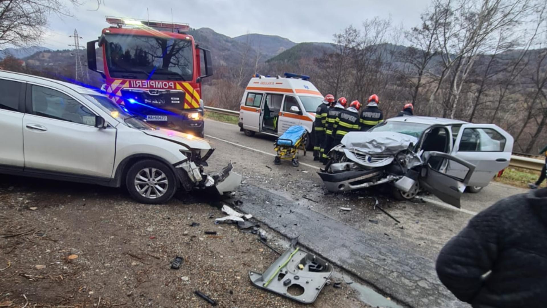 Tragedie RUTIERĂ in județul Buzău. Doi oameni au murit, alți doi au fost transportați la spital - FOTO