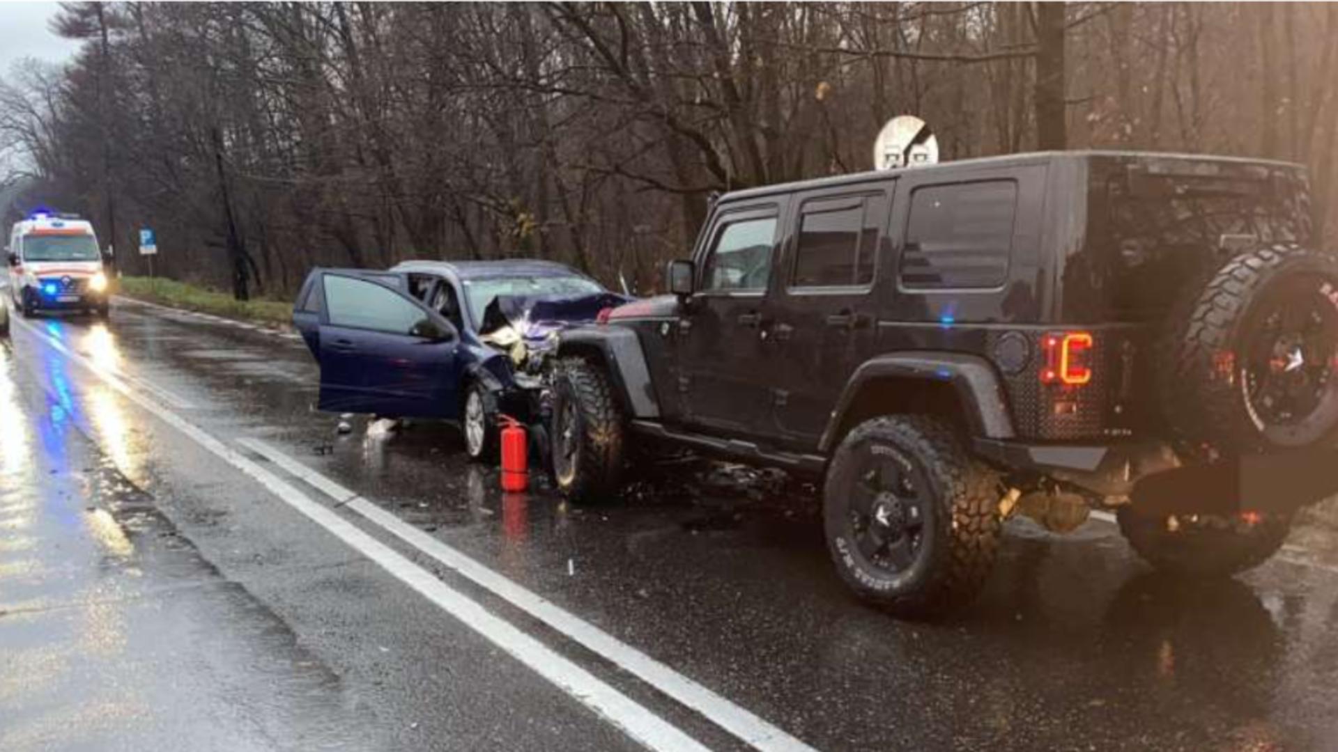 Circulație blocată temporar pe DN 7 din cauza unui accident