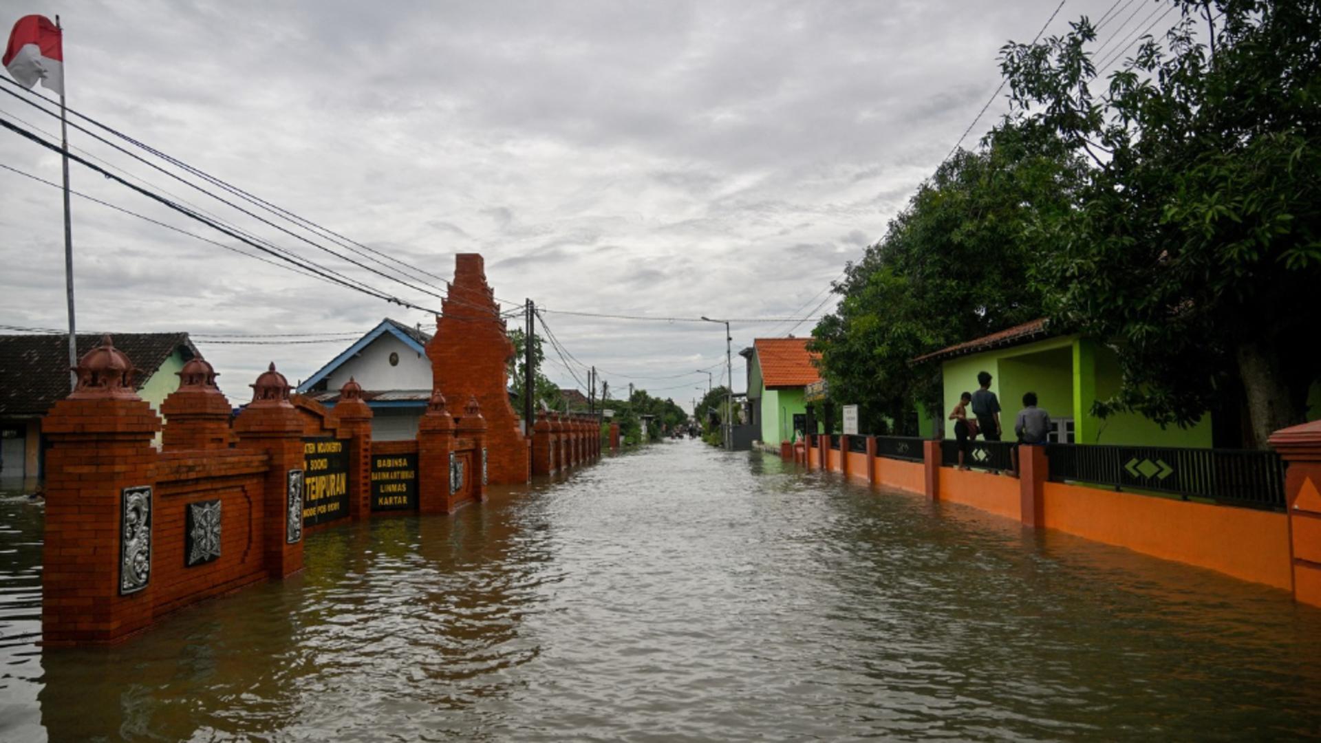 Indonezia, sub furia apelor. Foto: Profimedia