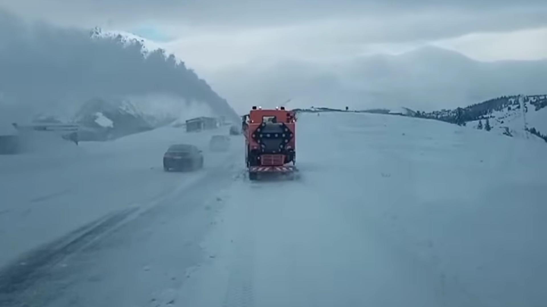 Viscol puternic în zona de munte - Intervenție în zona Rânca -  VIDEO