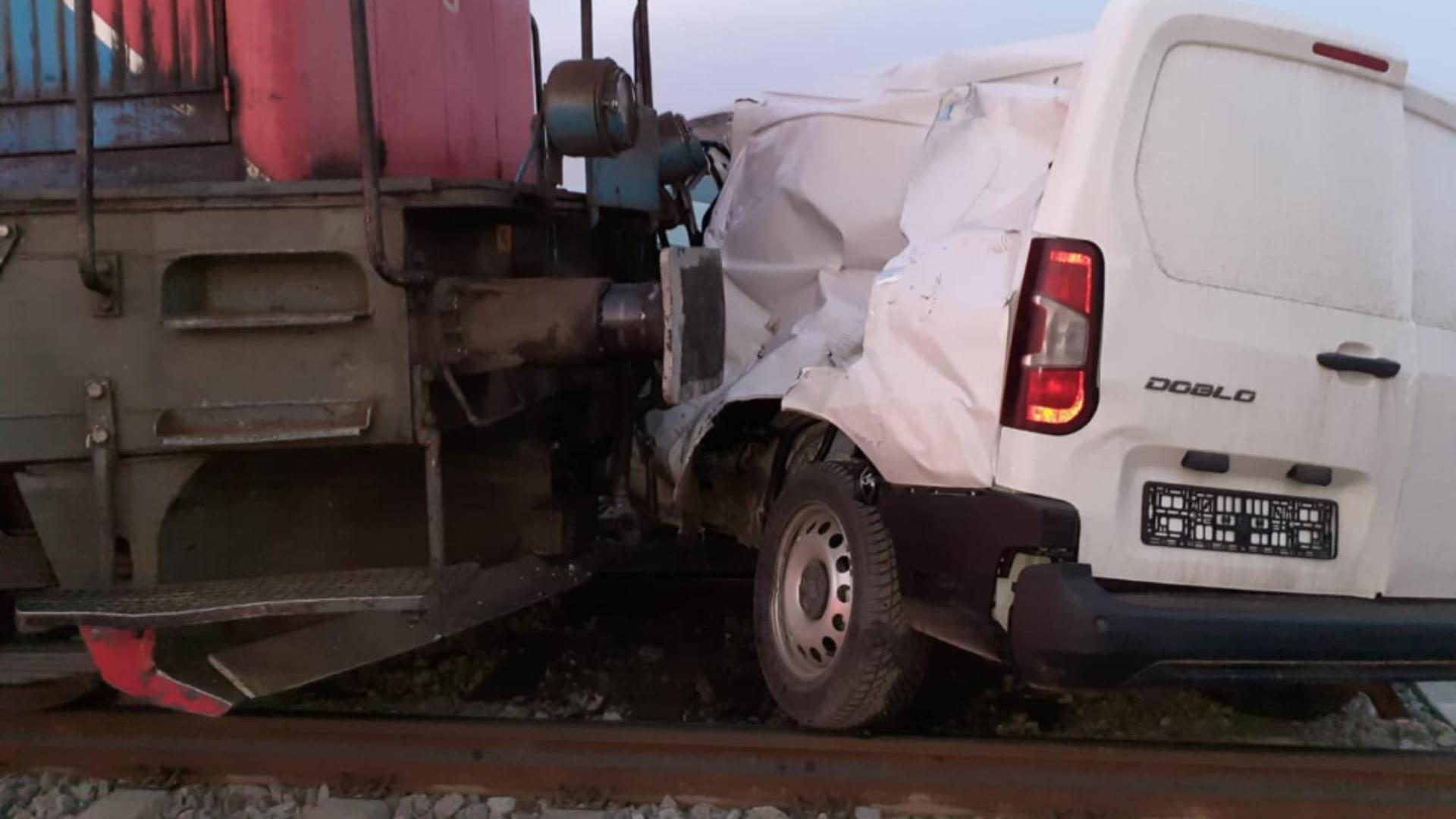 Accident mortal în județul Cluj. Un bărbat a decedat după ce mașina în care se afla a fost lovită de tren/ Foto: Info Trafic 24