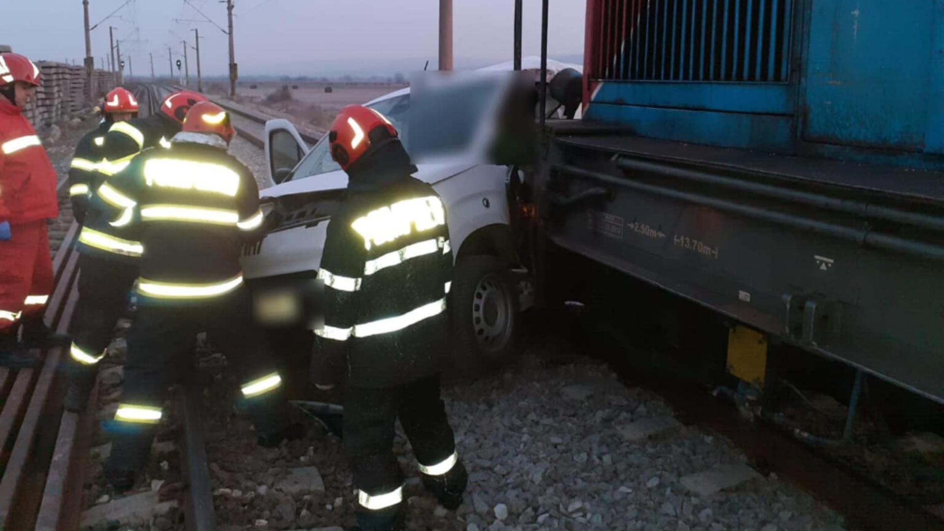 Accident mortal în județul Cluj. Un bărbat a decedat după ce mașina în care se afla a fost lovită de tren/ Foto: Info Trafic 24