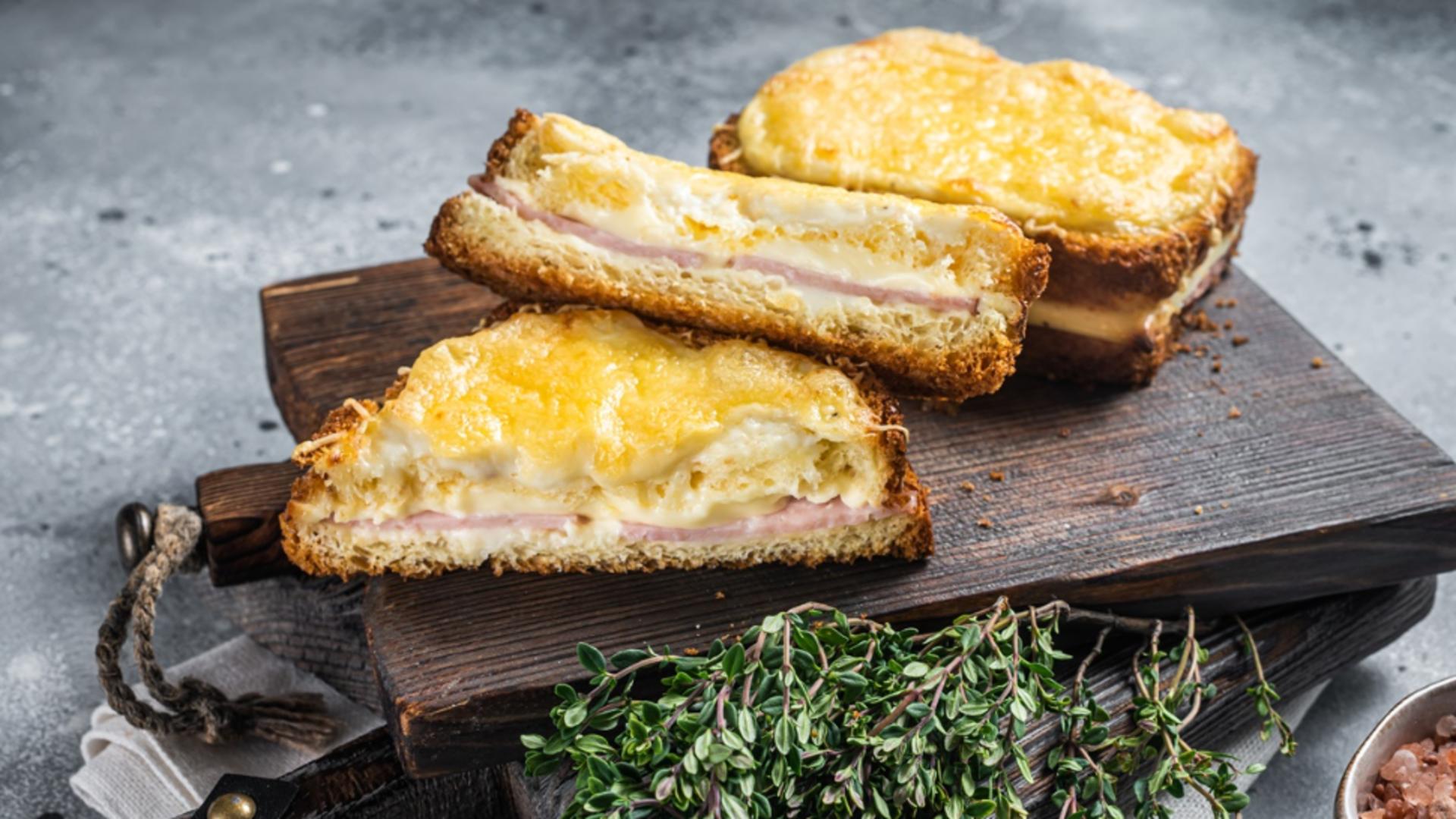 Croque Monsieur. Rețetă de sandviș cald, din bucătăria franceză