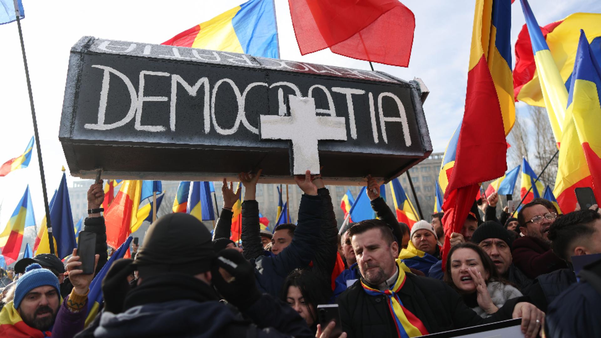 Protestul românilor care s-au săturat să fie umiliți. Realitatea PLUS, televiziunea poporului, alături de cetățeni / Foto: Inquam Photos