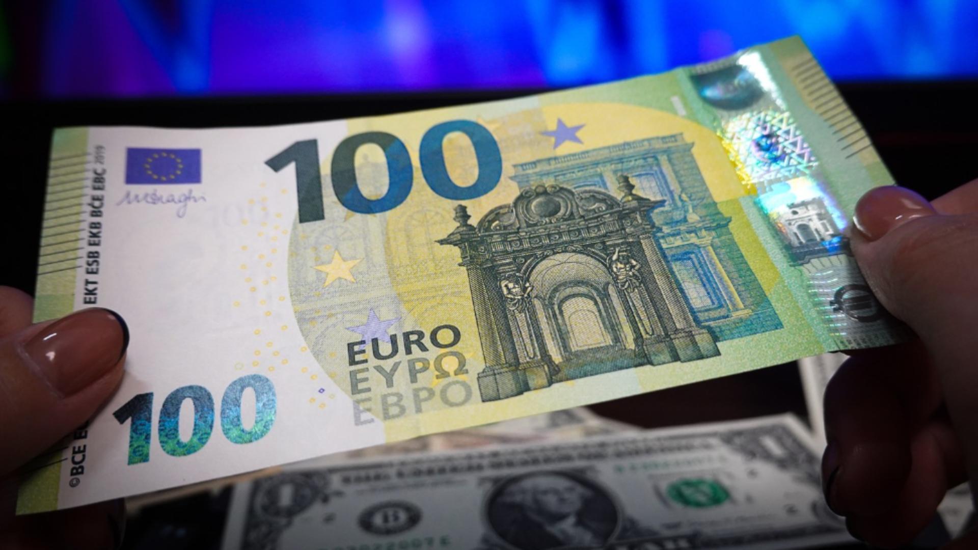 Presa germană a calculat când trece România la moneda euro. Foto: Profimedia