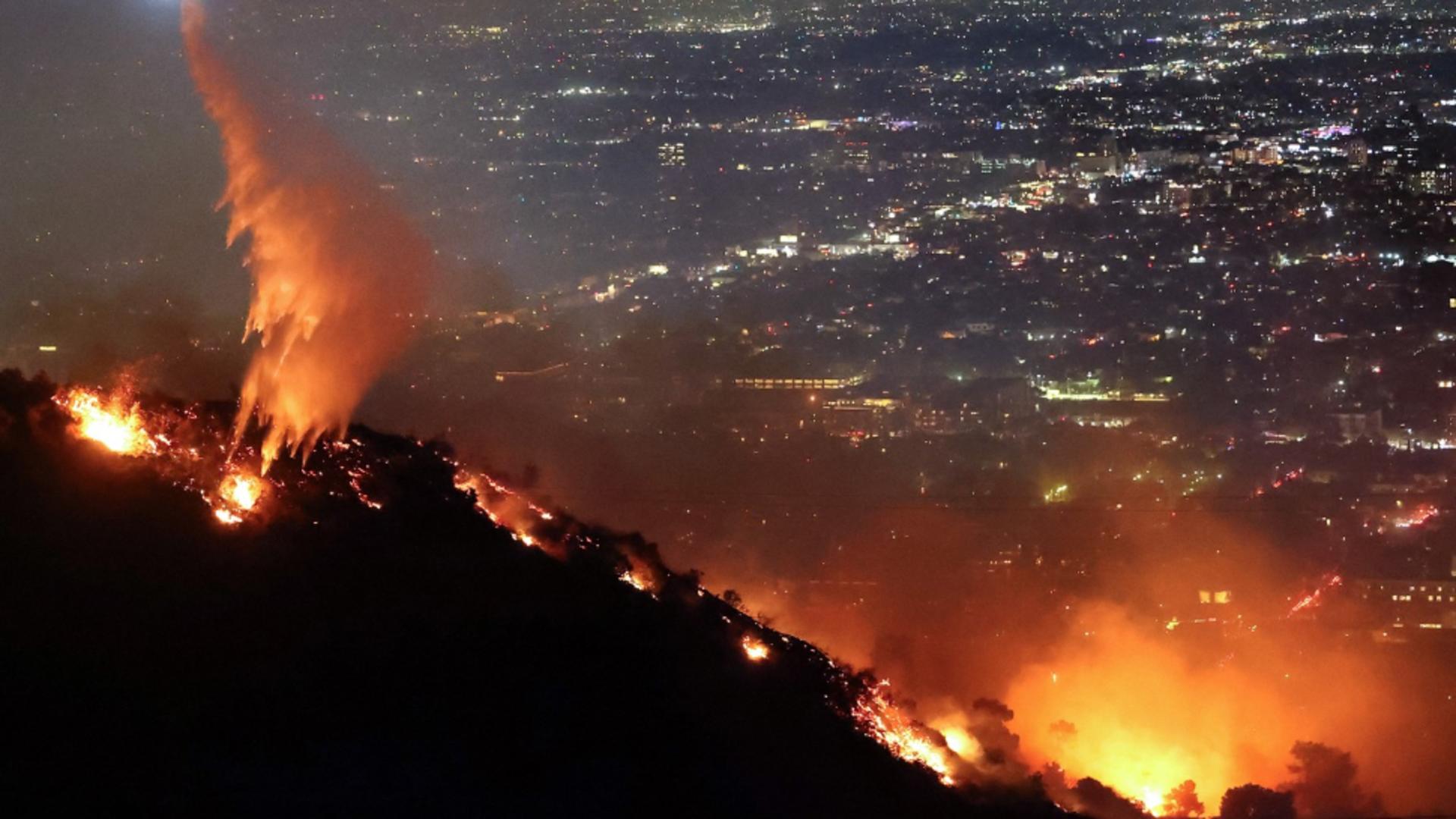 Hollywood este în flăcări, la propriu. Foto: Profimedia