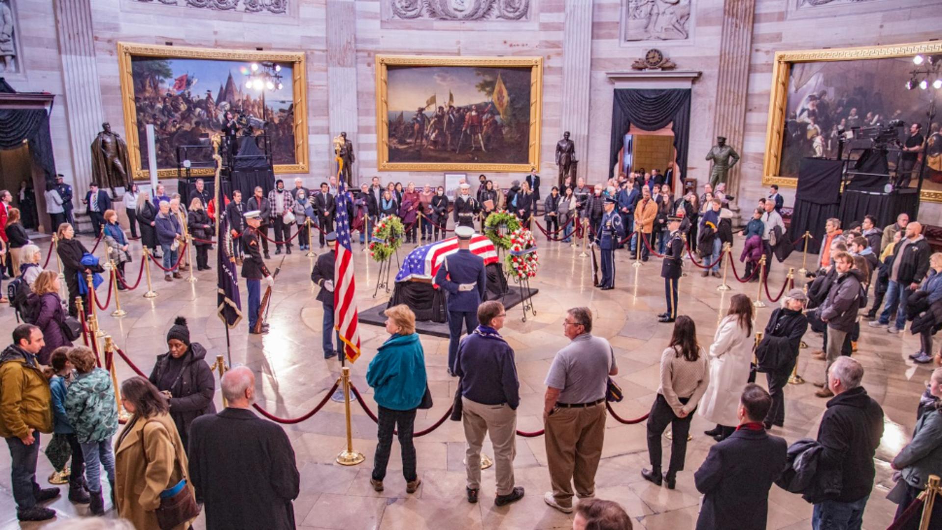 Sicriul lui Jimmy Carter a fost depus în Rotonda Capitoliului (foto: Profimedia)