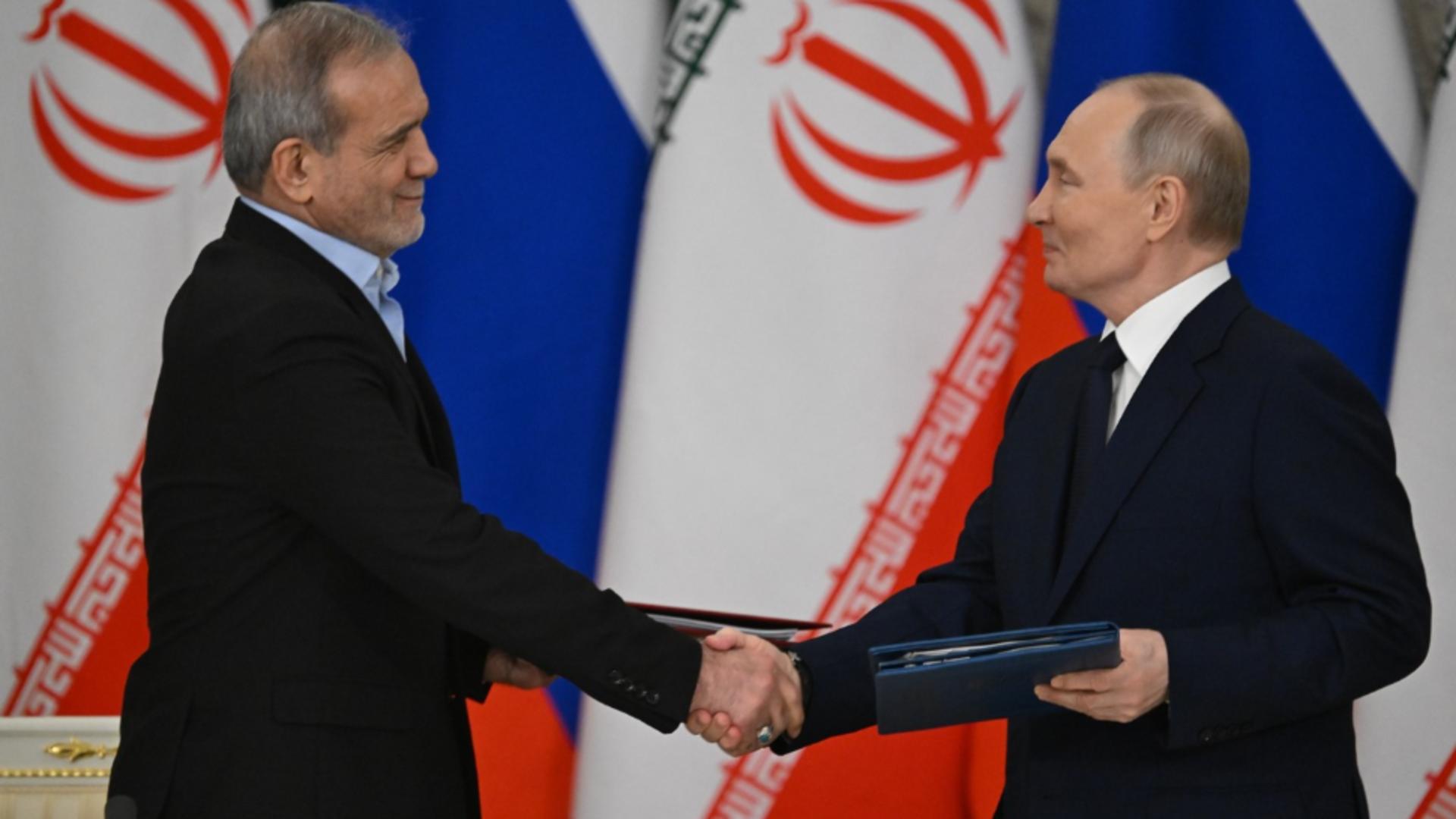 Vladimir Putin și Masoud Pezeshkyan. Foto: Profimedia