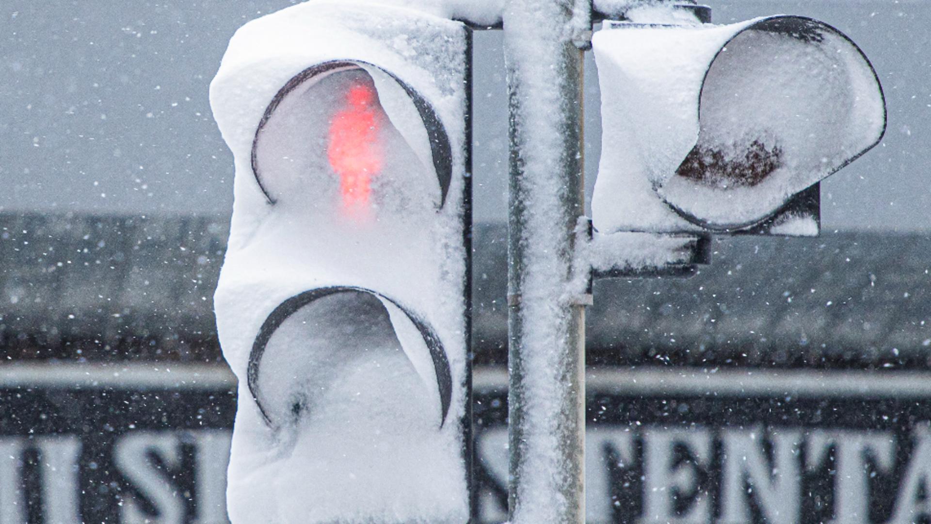 Drumarii au scos utilajele de deszăpezire pe autostrăzile din jurul Bucureștiului / Foto: Inquam Photos, arhivă