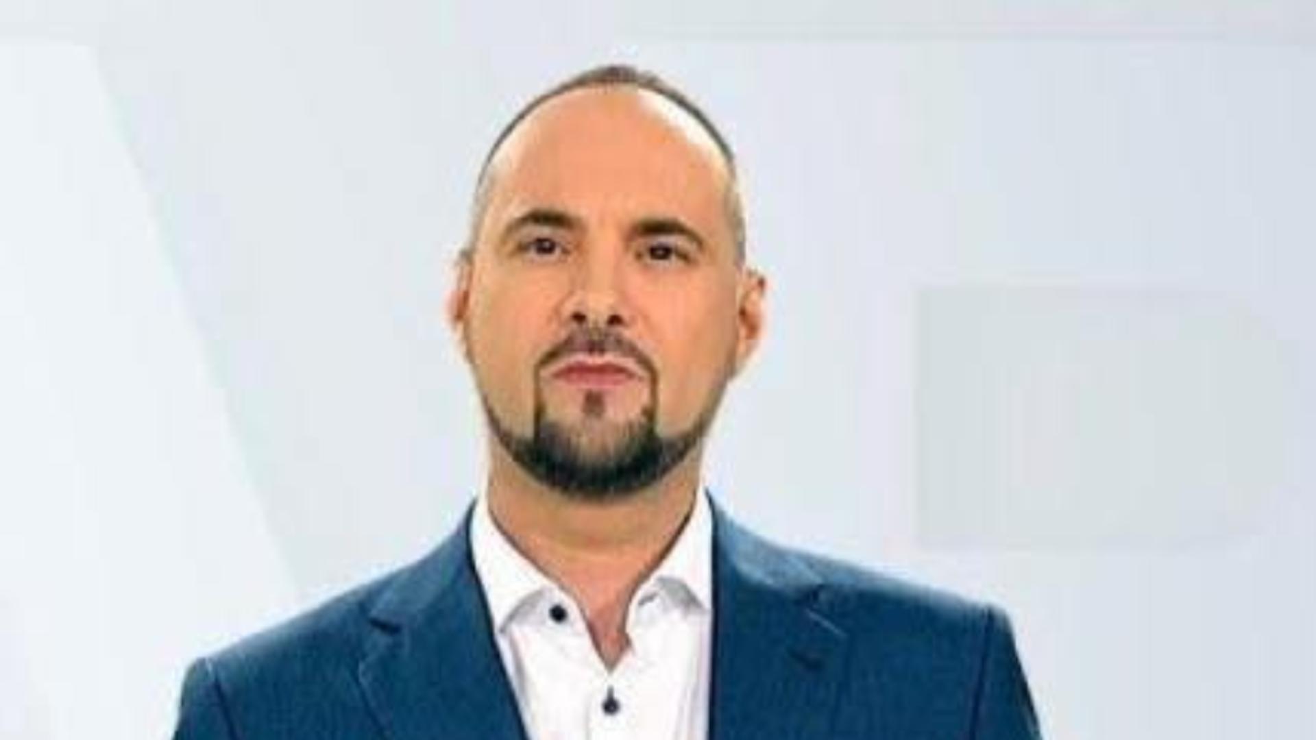 Silviu Mănăstire, atac devastator la adresa lui Bolojan: Ăștia sunt specialiștii și competenții tăi, Nea Ilie?! Cu ei vrei să reformezi partidul și activitatea Senatului?