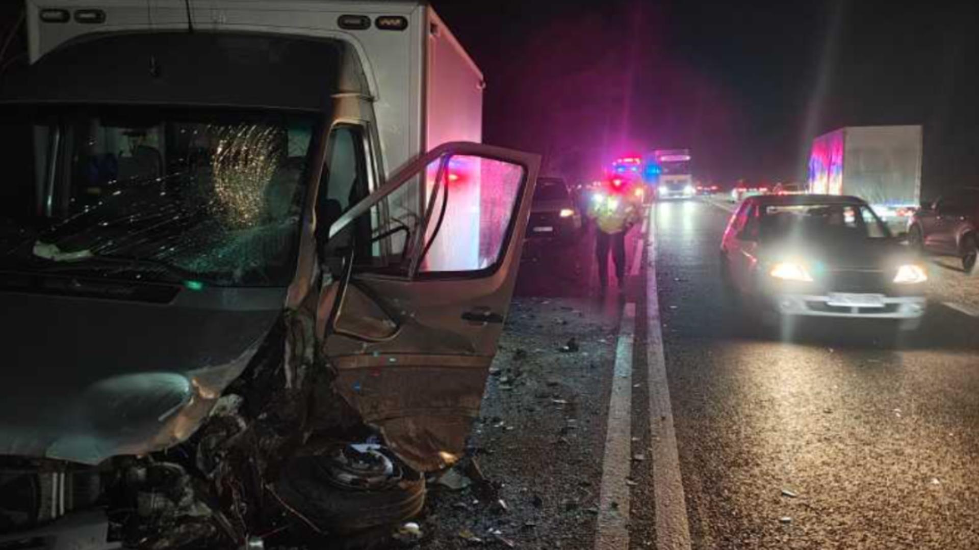 Accident pe DN 7, la Brezoi. Foto: IPJ Vâlcea