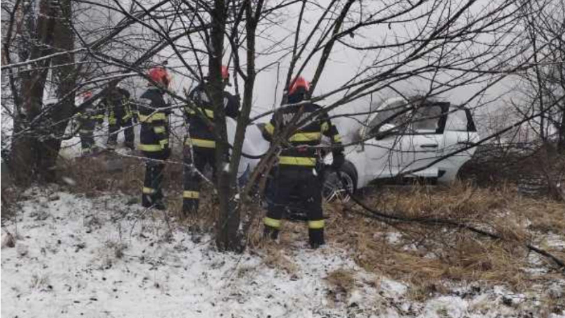 Accident tragic în Argeș. Un autoturism a luat foc la o ieșire de pe A1.