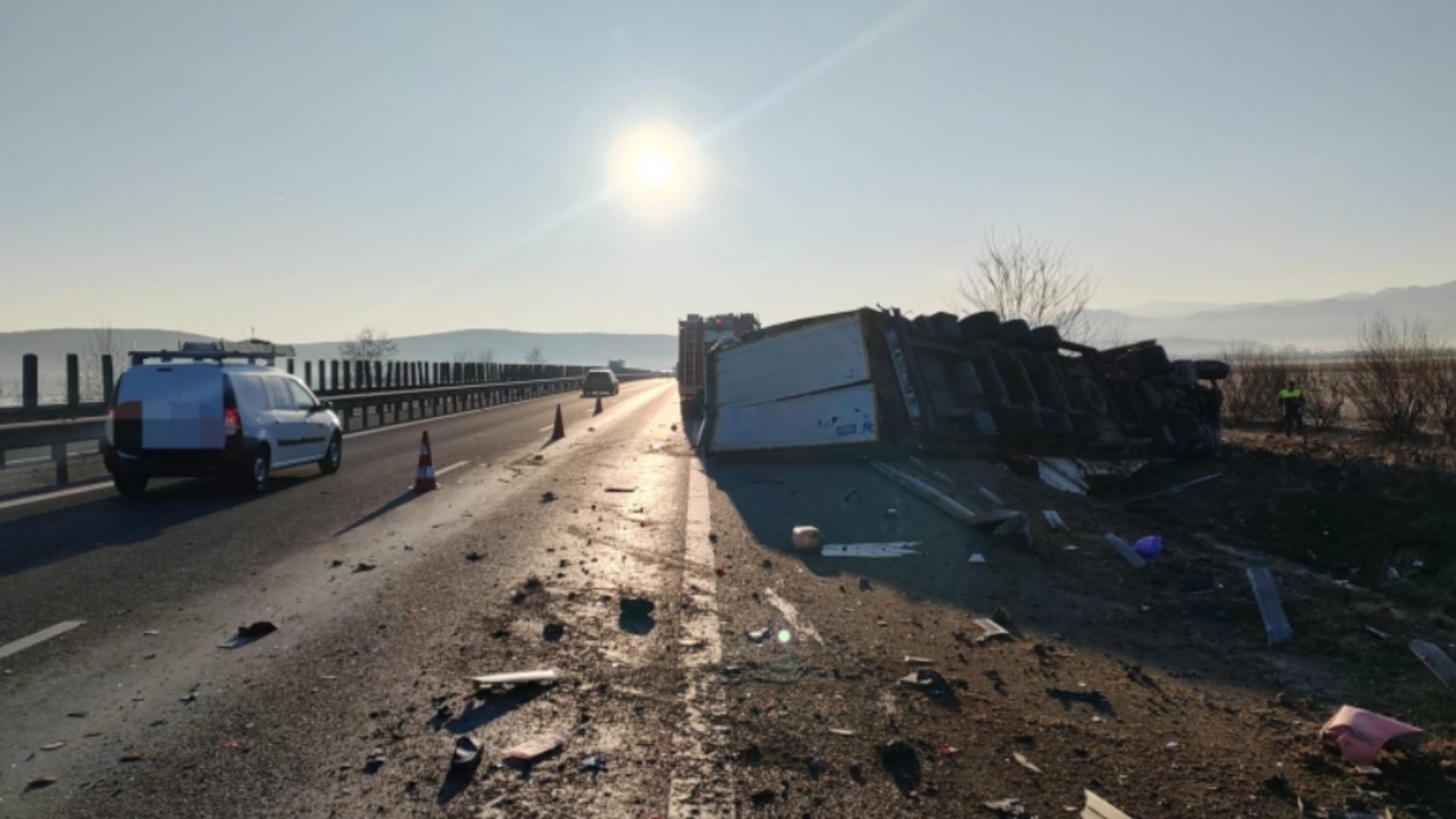 Trafic restricționat pe A1 din cauza unui accident rutier