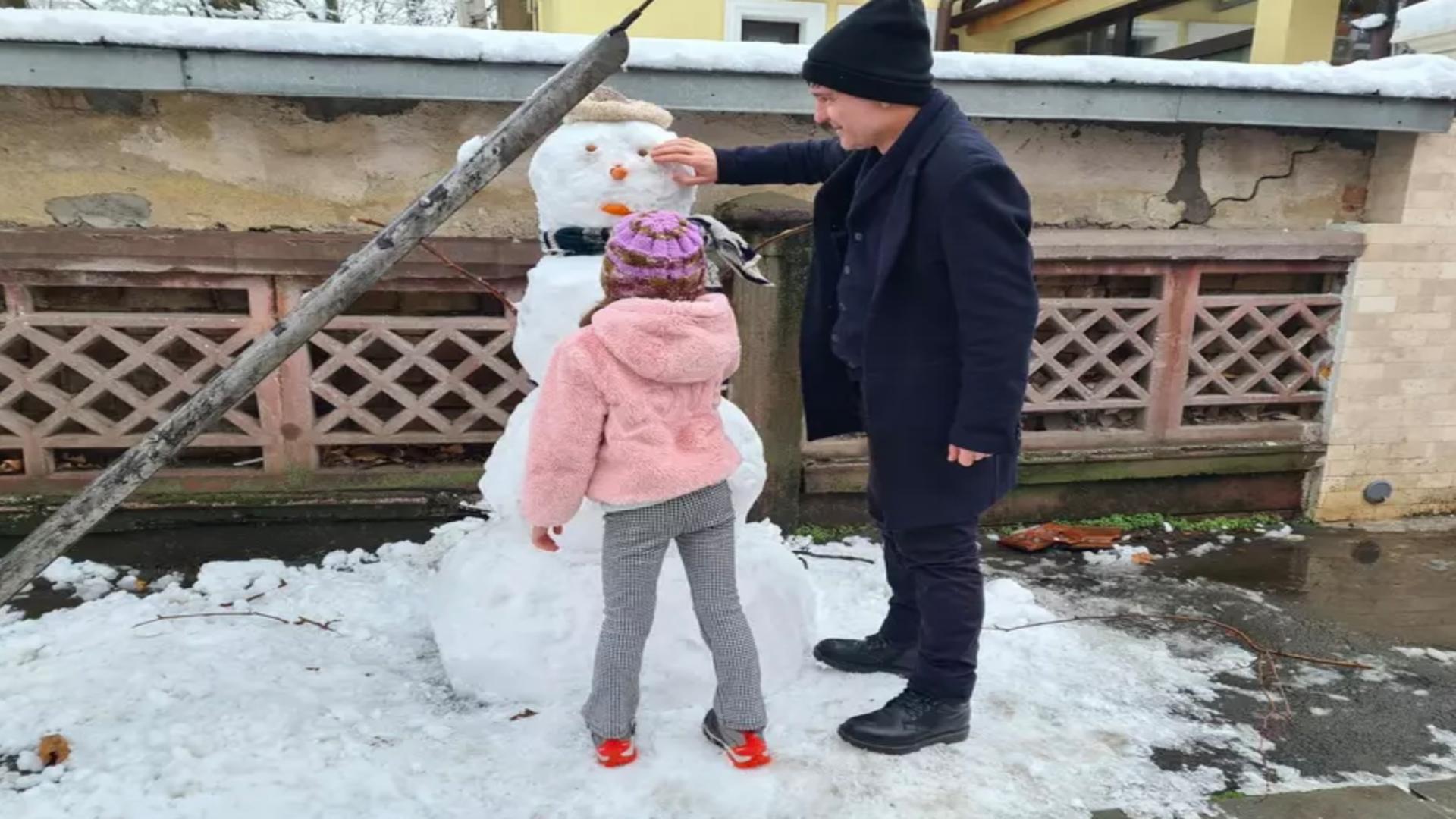 Nicușor Dan a abandonat Capitala în zăpadă: plecat în campanie prin țară, edilul-șef a aflat în sfârșit de marele îngheț