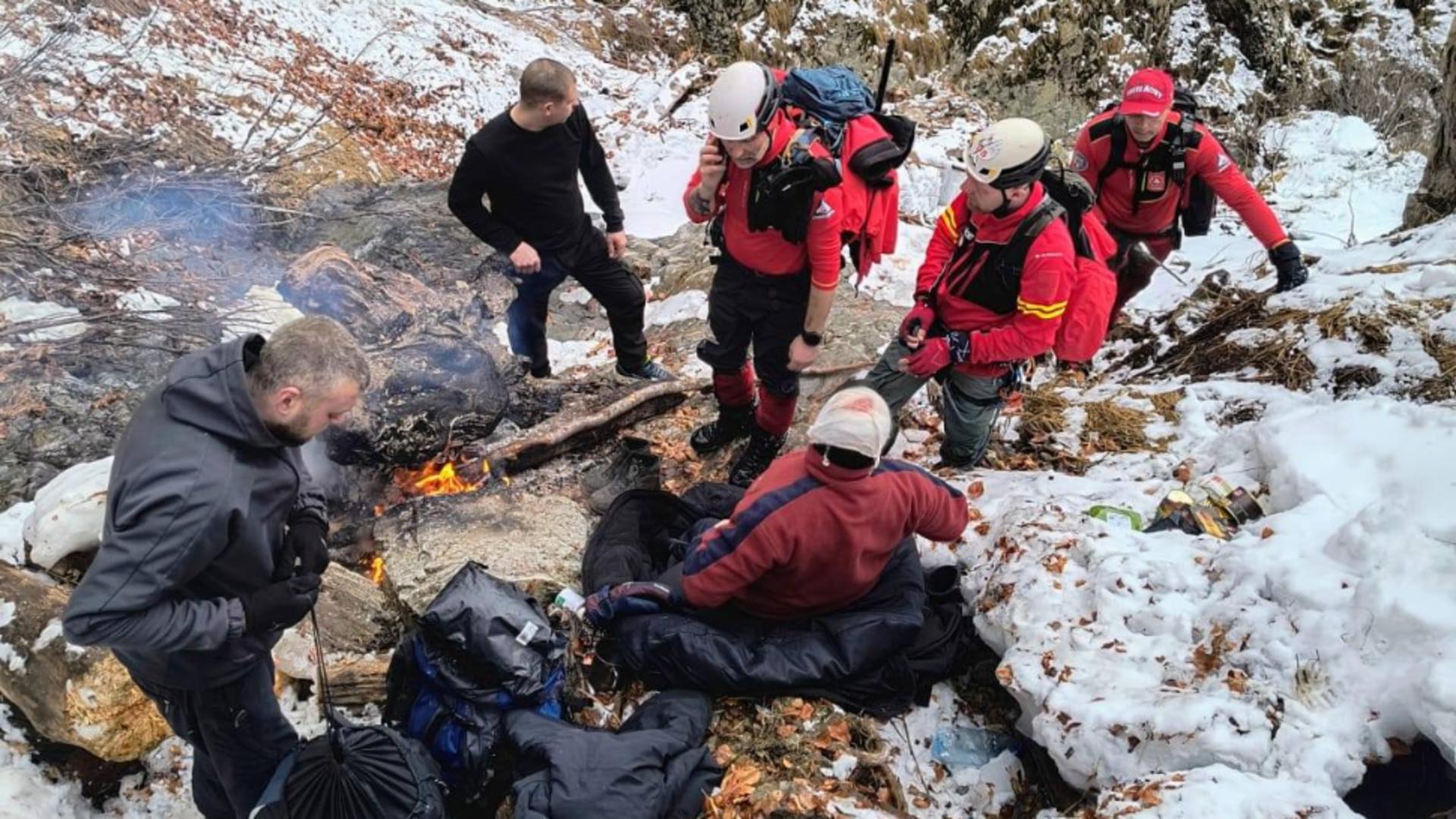 Acțiune de salvare contracronometru în Munții Maramureșului: 3 ucraineani, dintre care unul grav rănit, recuperați de salvamontiști/ Facebook