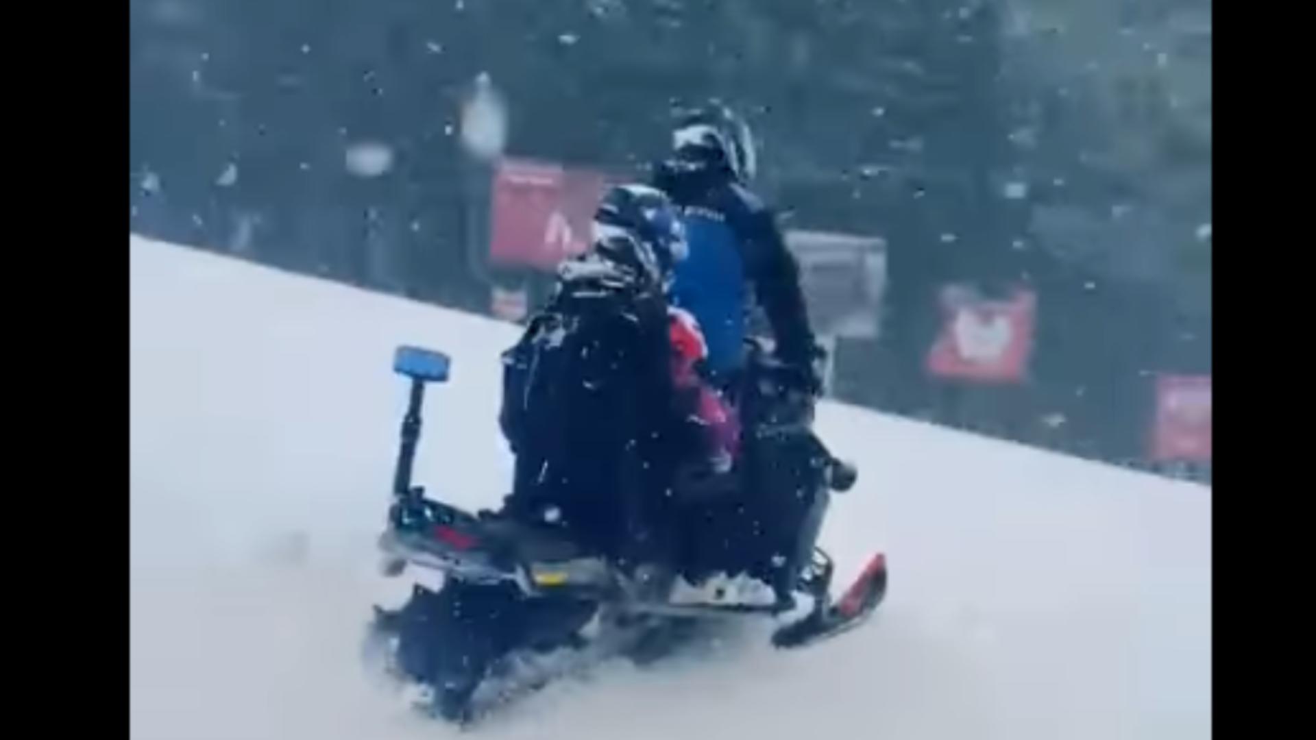 O femeie a făcut ATAC DE PANICĂ pe pârtia din Predeal/ Captură video