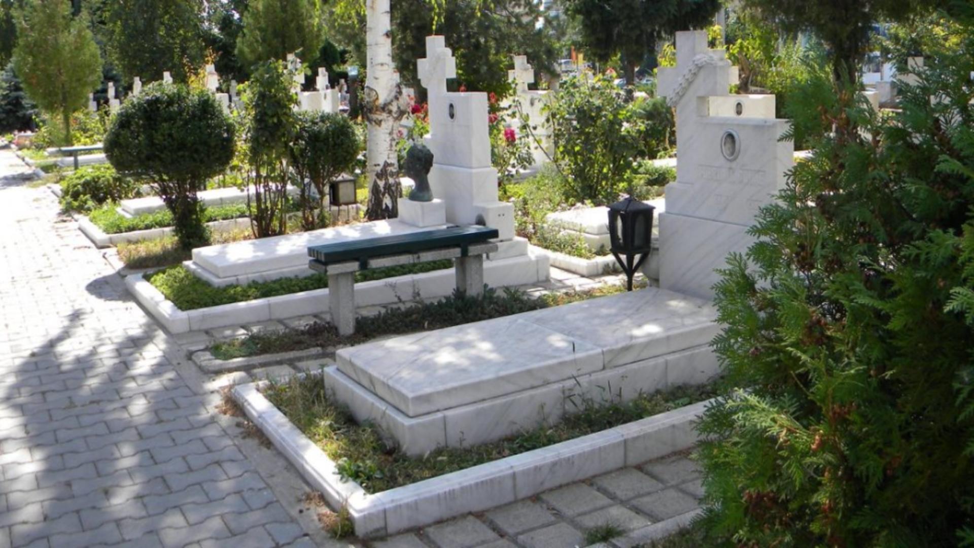 Greșeala colosală pe care foarte mulți români o fac în cimitir. FOTO: ACCU
