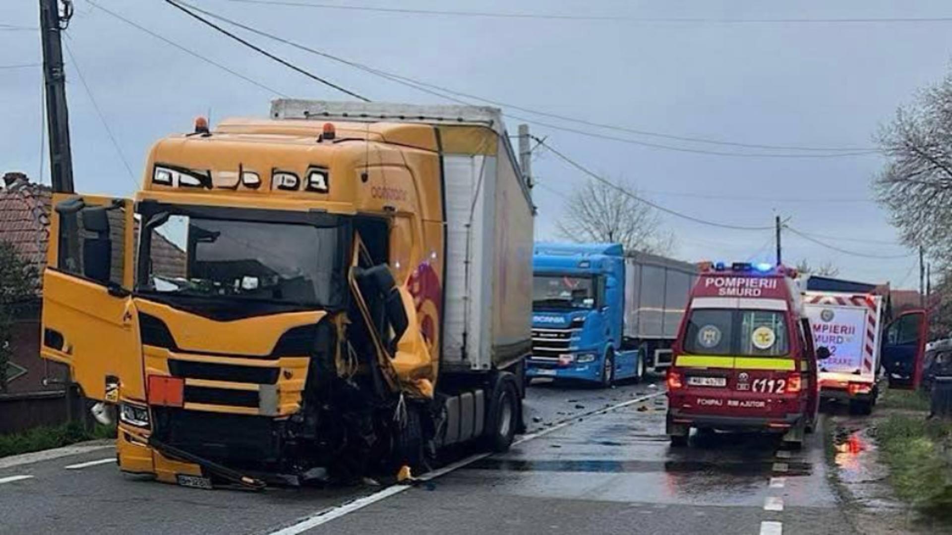 Accident grav pe DN1: ciocnire violentă între un autoturism și un autotren. O persoană a fost rănită