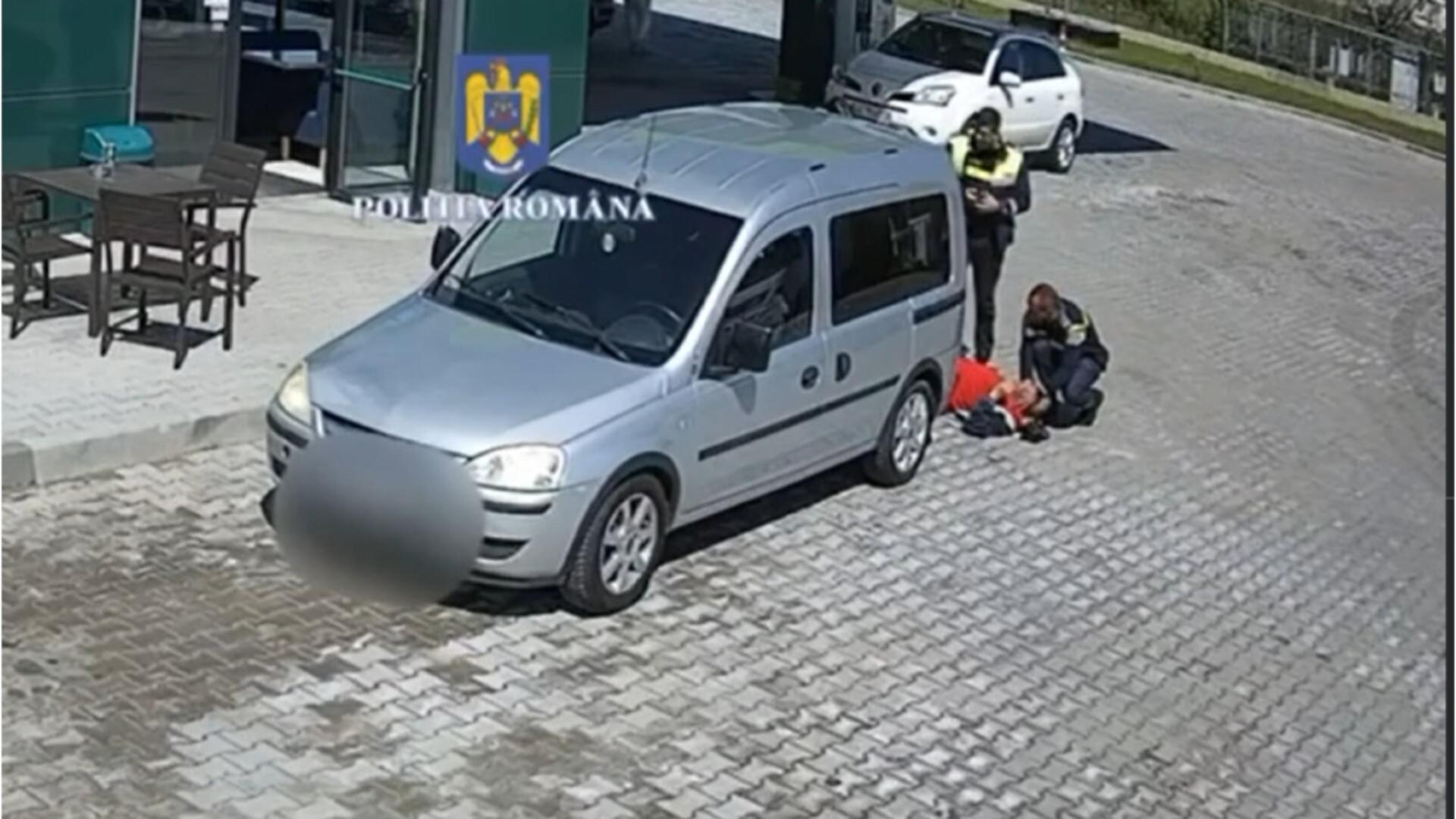 Intervenție salvatoare: doi polițiști au resuscitat un bărbat leșinat într-o benzinărie - VIDEO