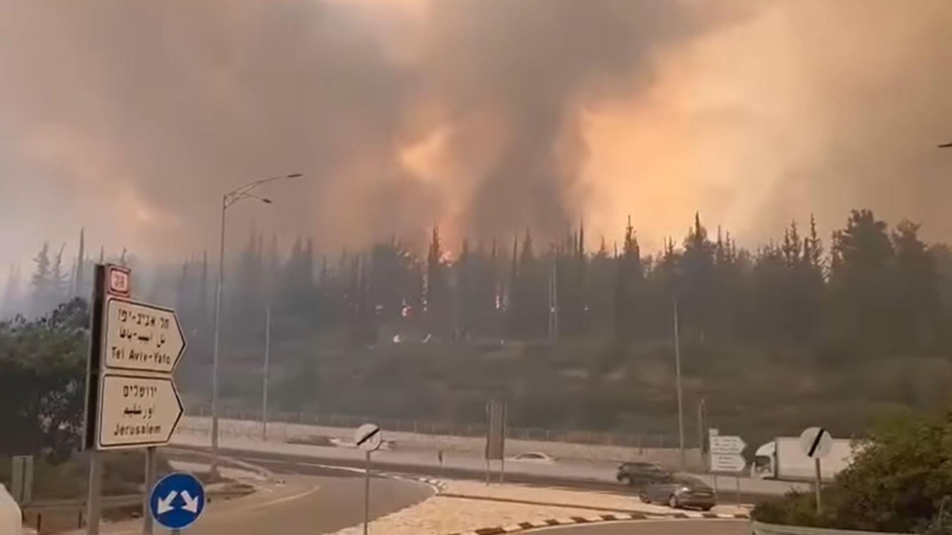 Incendii devastatoare în apropierea Ierusalimului. Autoritățile au evacuat mai multe comunități VIDEO