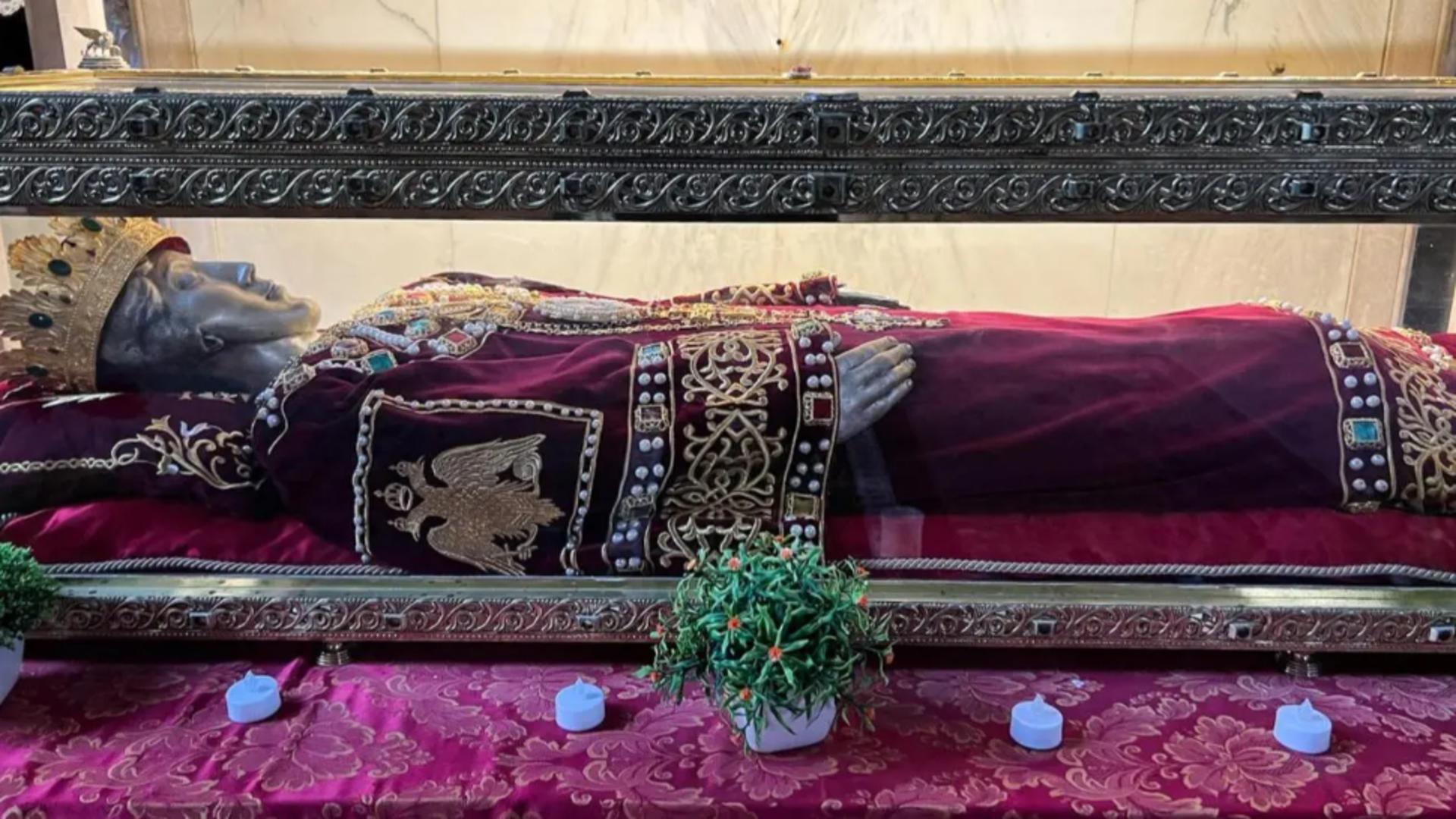 Sfântul odor va fi adus de la biserica romano-catolică dedicată Sfintei Elena din Veneția