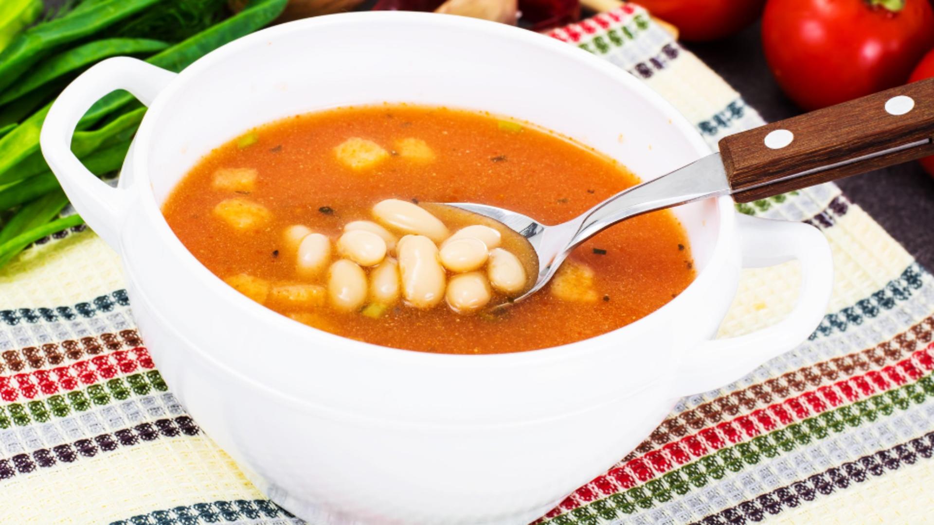 Cel mai delicios borș de fasole pe care l-ai mâncat vreodată. Secretul din rețeta bucovineană autentică/ Profimedia