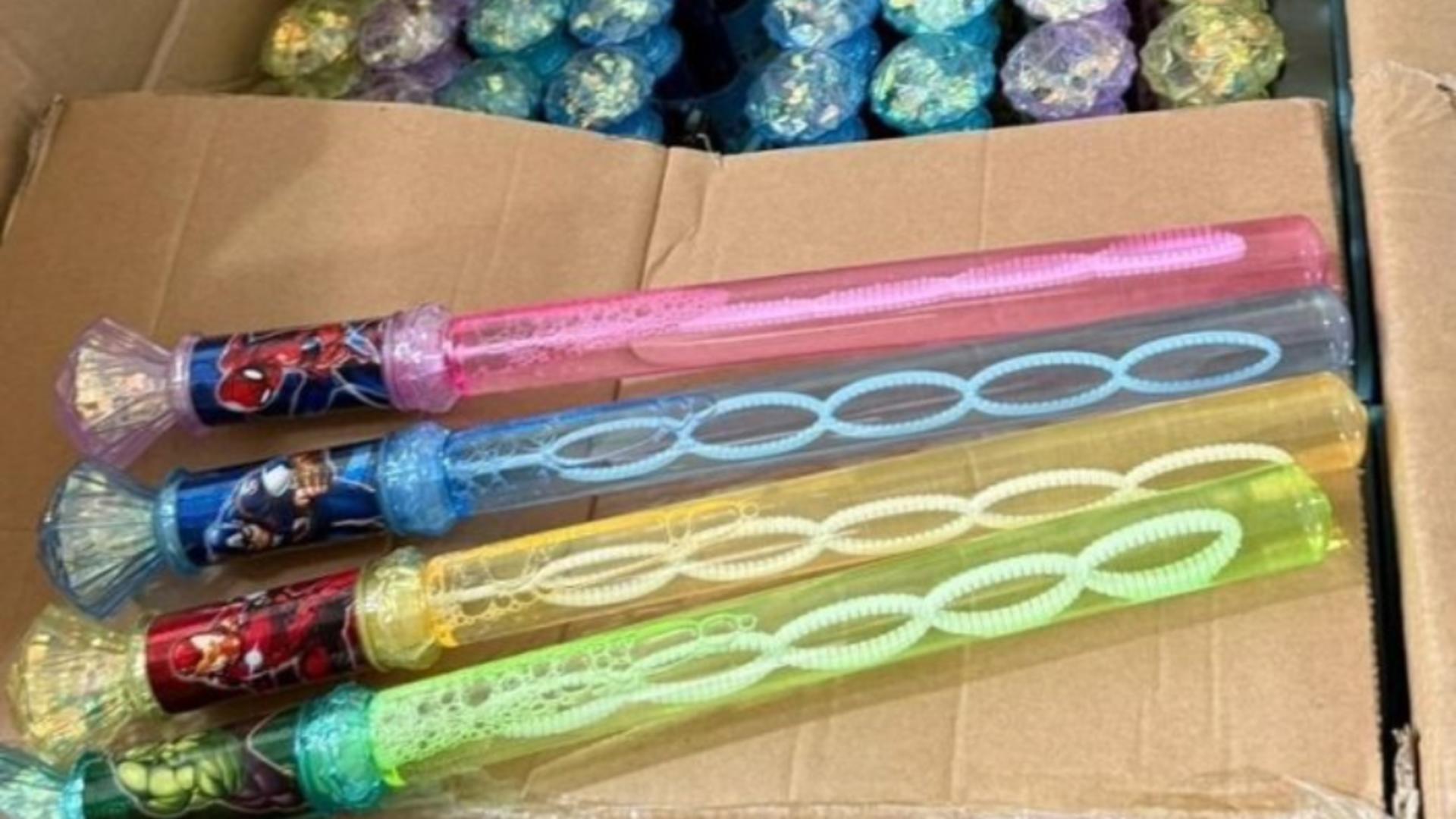 25 de colete cu jucării contrafăcute, descoperite în Portul Constanța. Marfa urma să ajungă în Republica Moldova/ Foto: Poliția Română