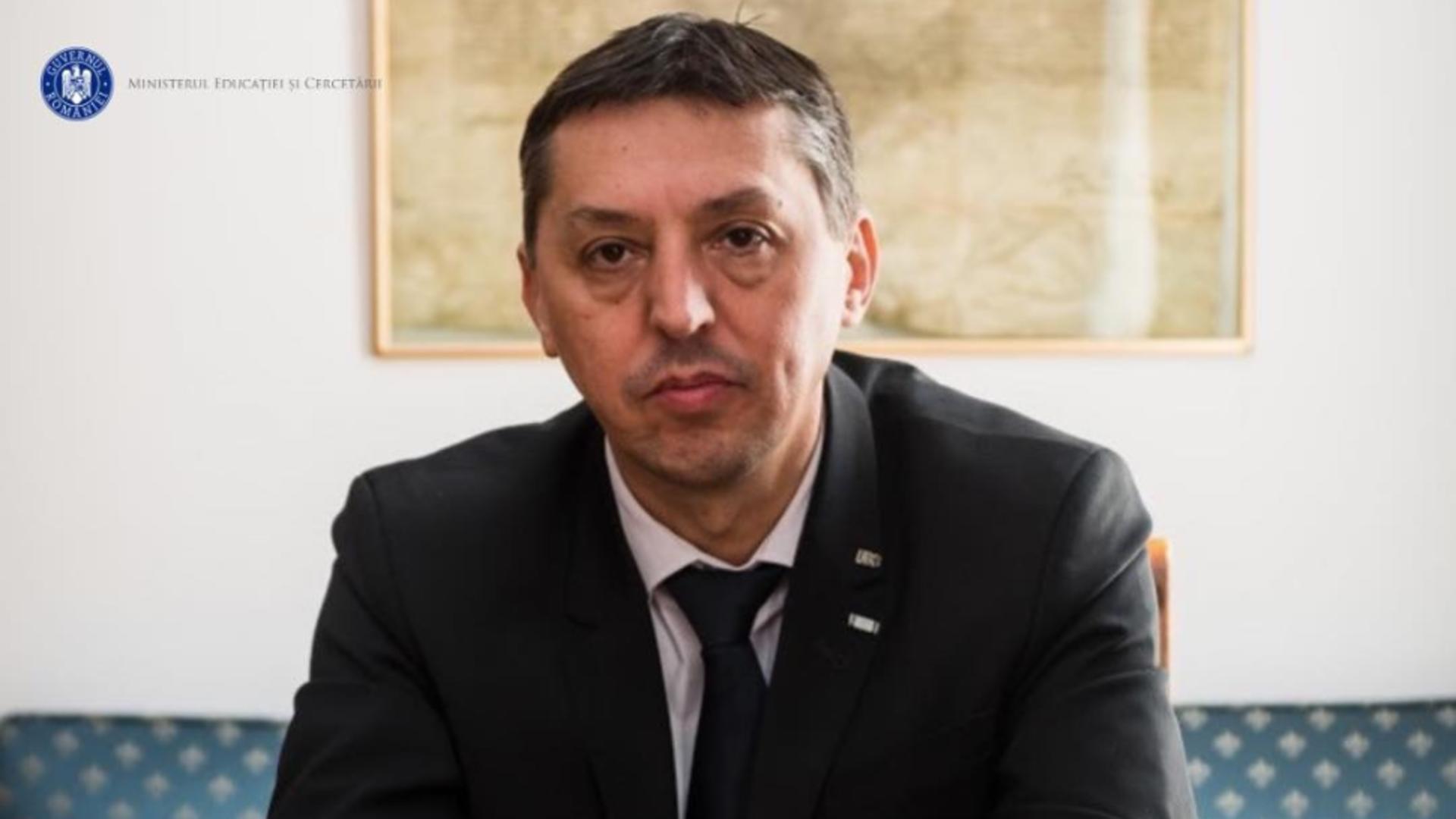 Ministrul Educației vrea sancționeze cadrele didactice care promovează pseudoștiința în școli. Foto: Facebook