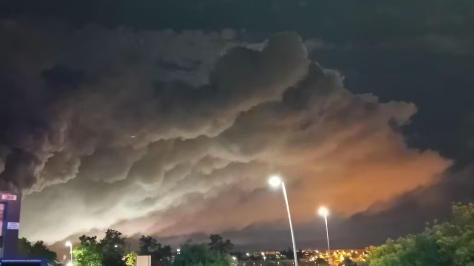 Alertă chimică în Spania: peste 160.000 de persoane, obligate să se izoleze în case din cauza unui nor toxic de clor