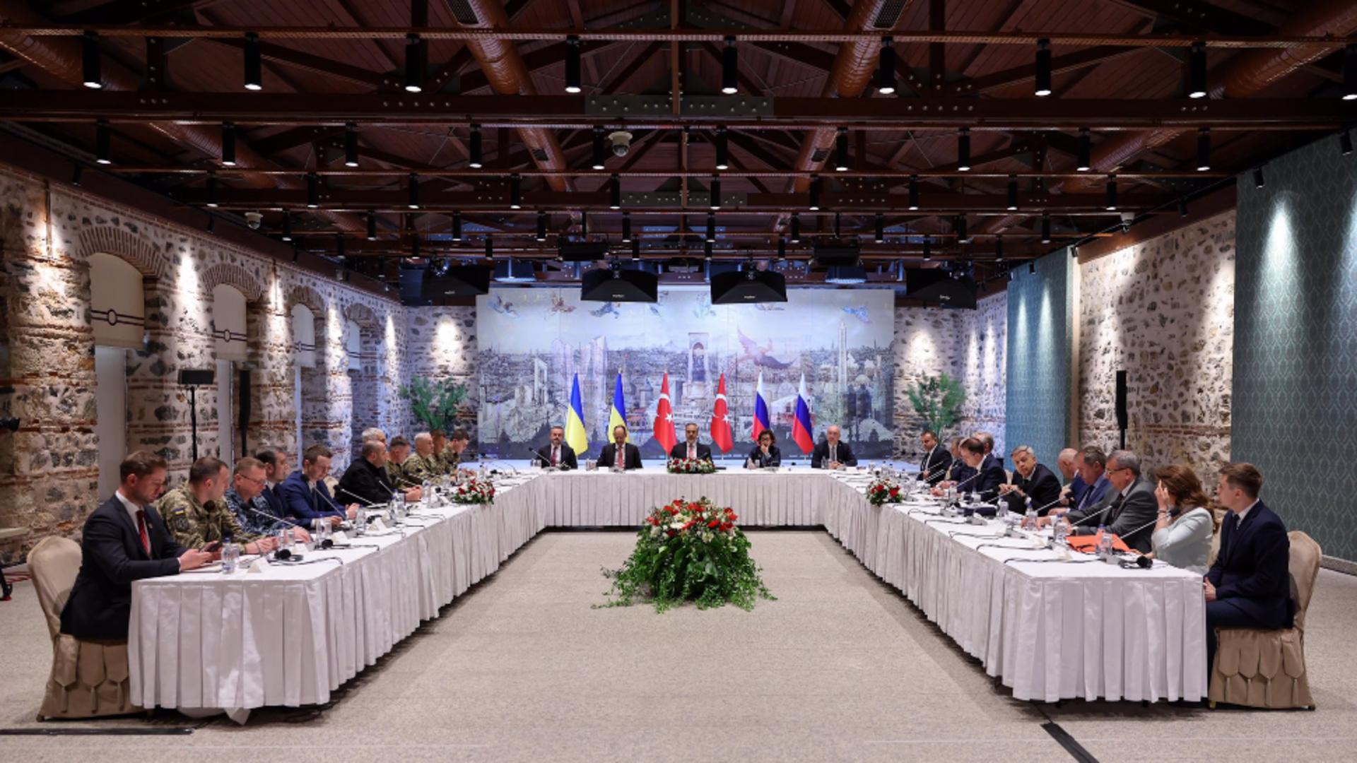Negocieri pace Rusia-Ucraina. Cele 4 cerințe ale Kremlinului pentru a opri focul: dezvăluiri incendiare din spatele ușilor închise/ Foto: Facebook Turkish Foreign Affairs