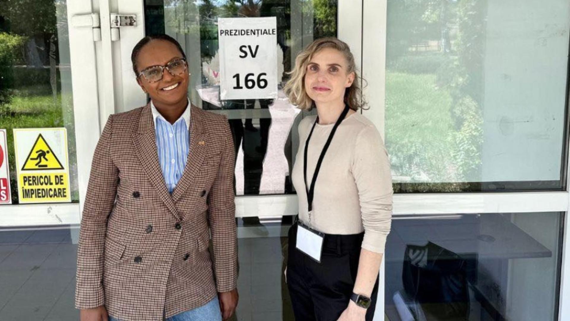 Reprezentanții Ambasadei SUA monitorizează desfășurarea turului doi. Foto: Facebook