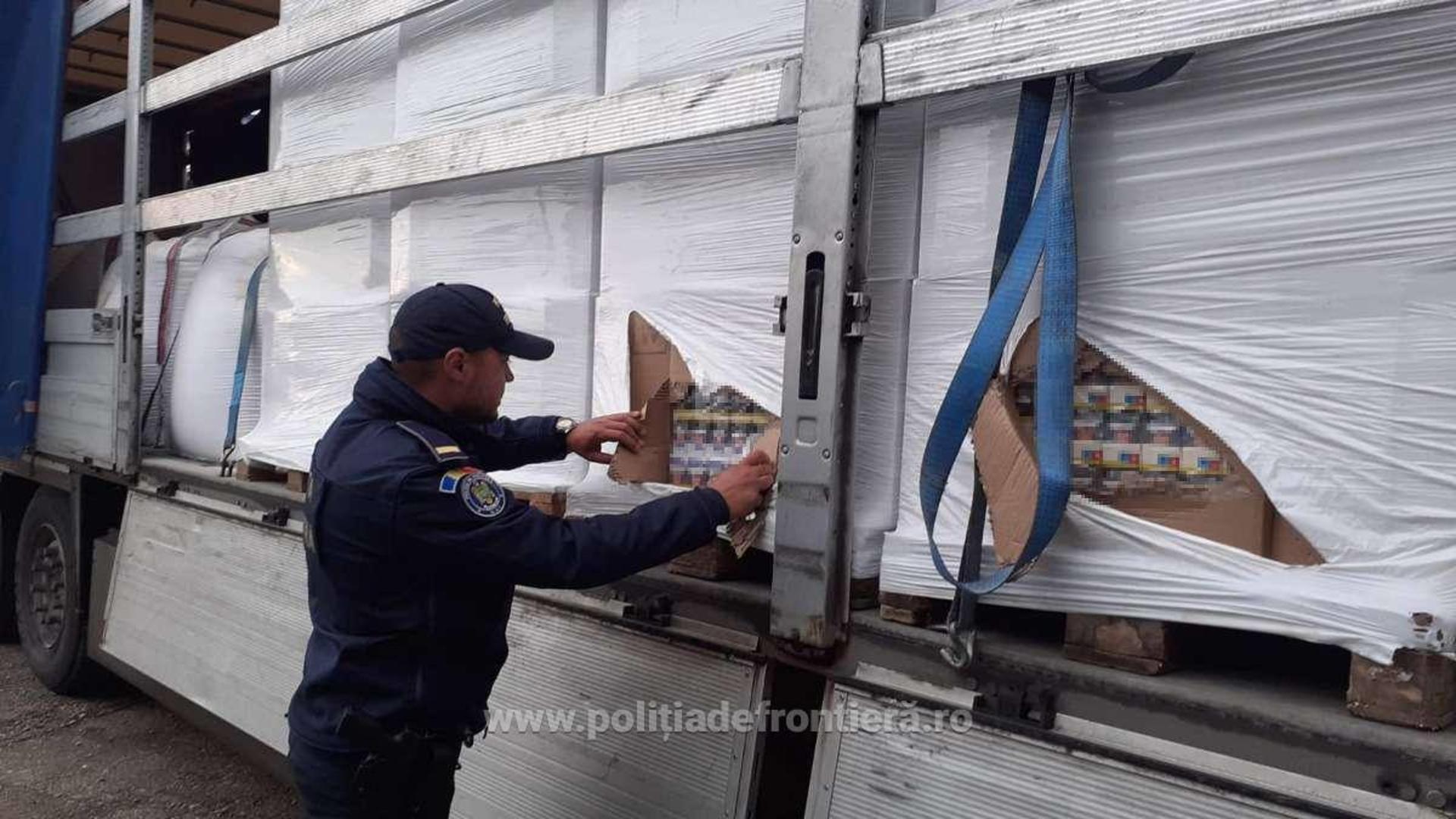 Captură de peste 1,2 milioane de euro în Giurgiu. Ce se ascundea într-un TIR care transporta paleți