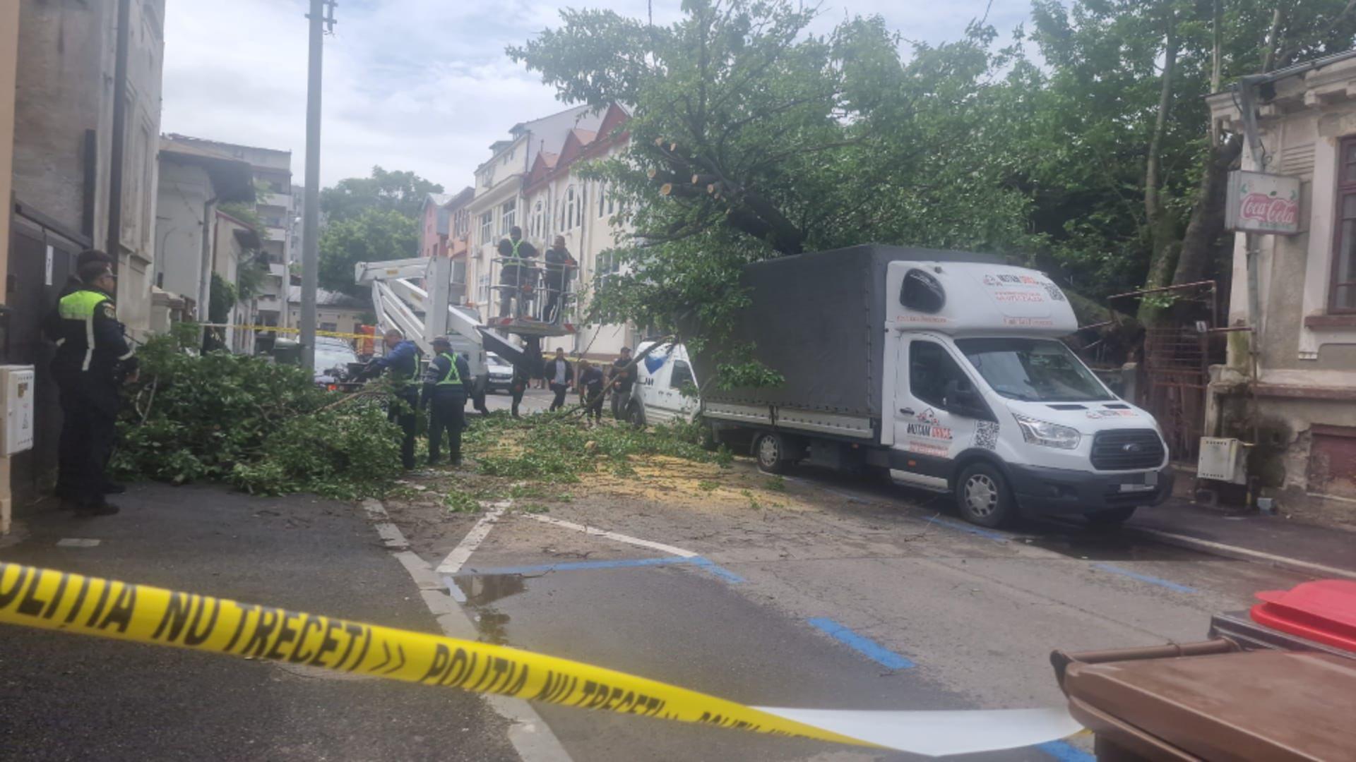 Vremea REA a făcut ravagii în Capitală