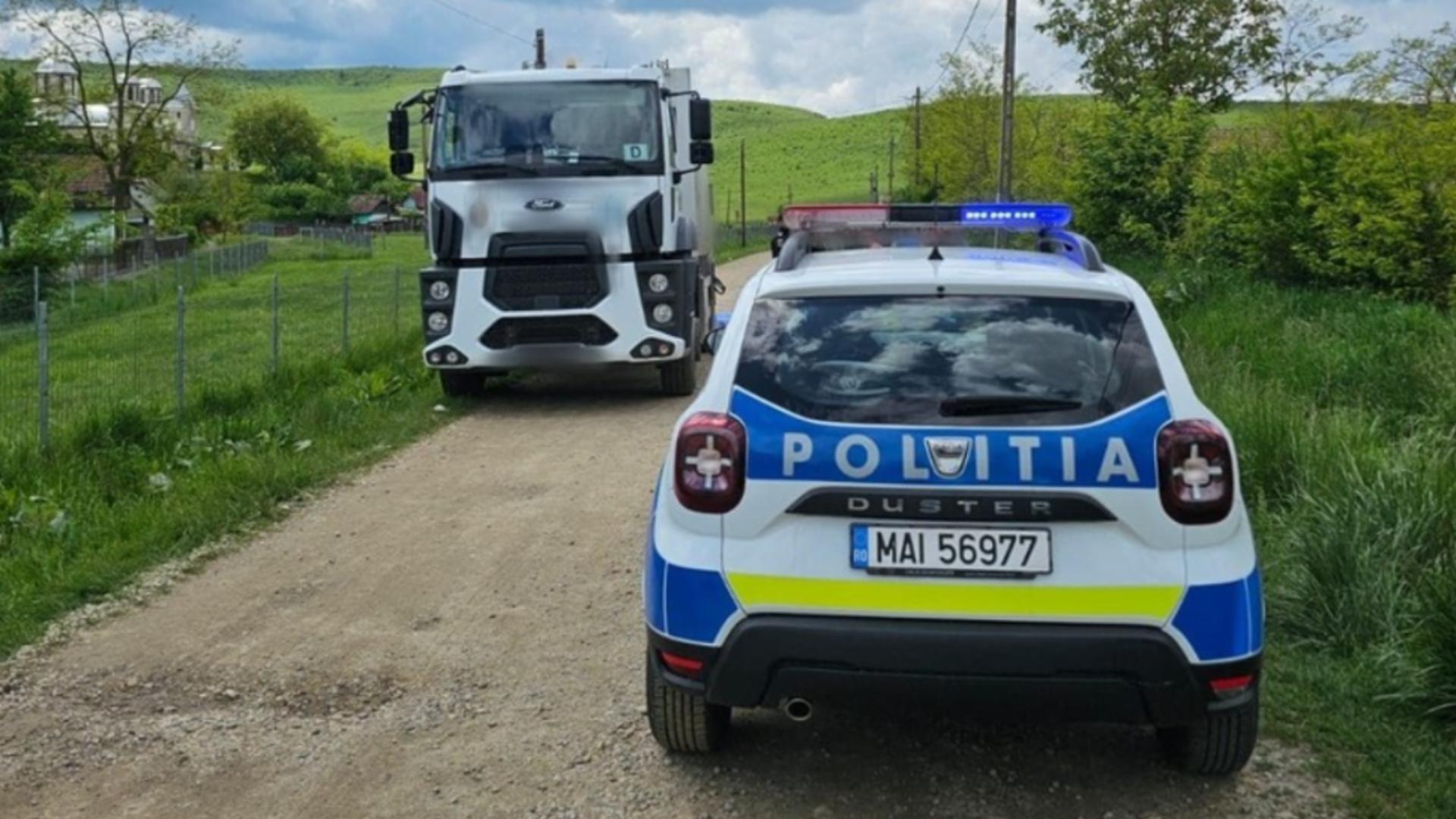 O femeie și un copil și-au pierdut viața după au căzut dintr-o căruță și au fost loviți în plin de un camion. Accident cumplit în Cluj