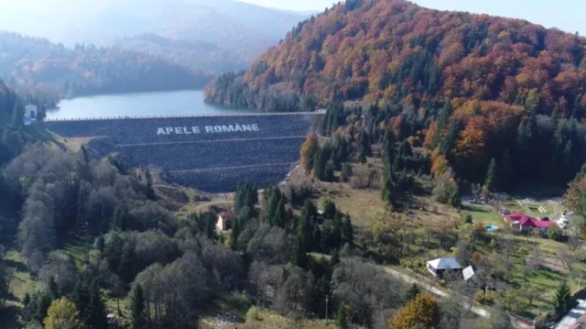 Un baraj vechi de jumătate de secol a început să cedeze în anumite zone