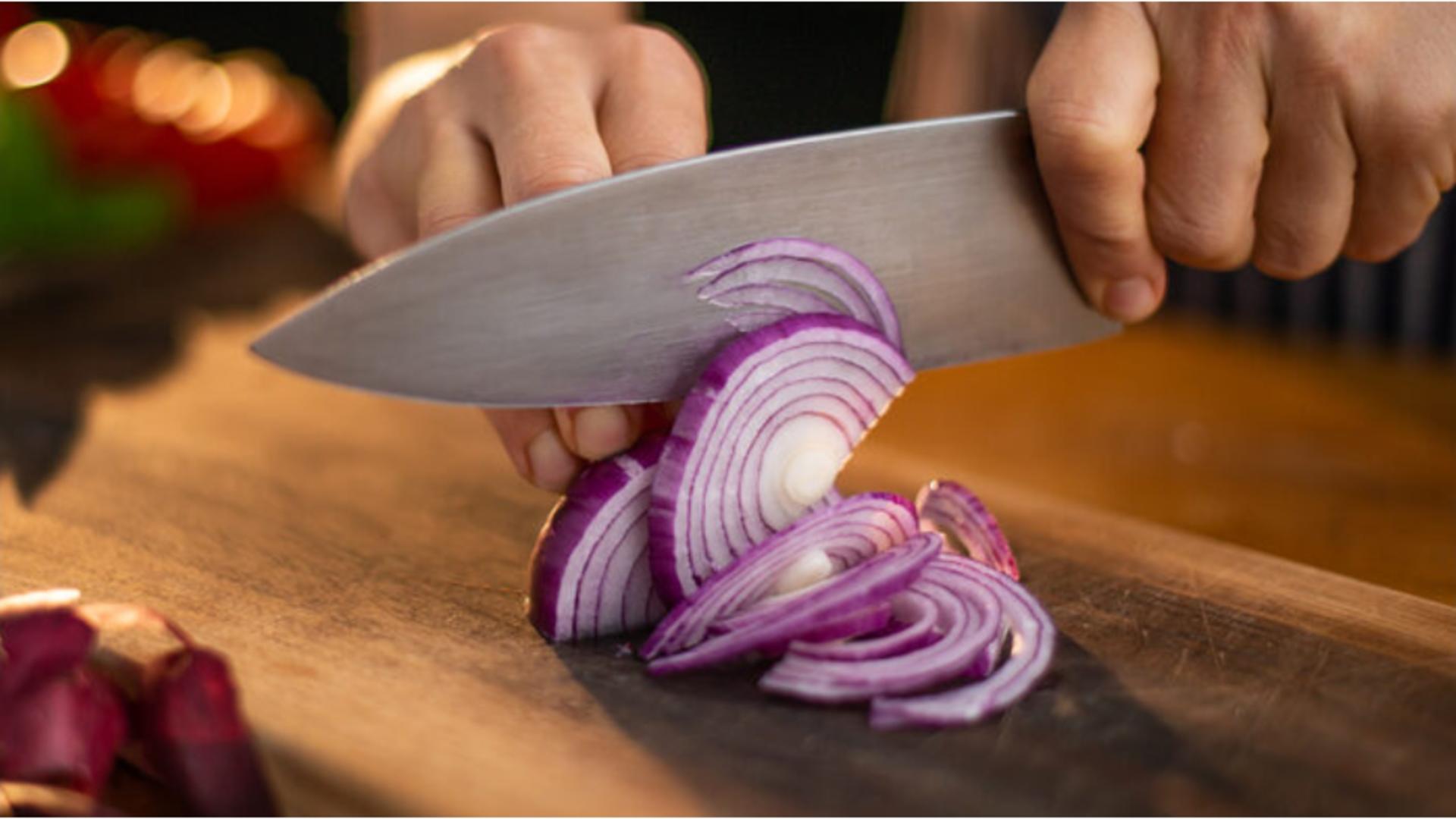 Cum să tai ceapă fără să plângi