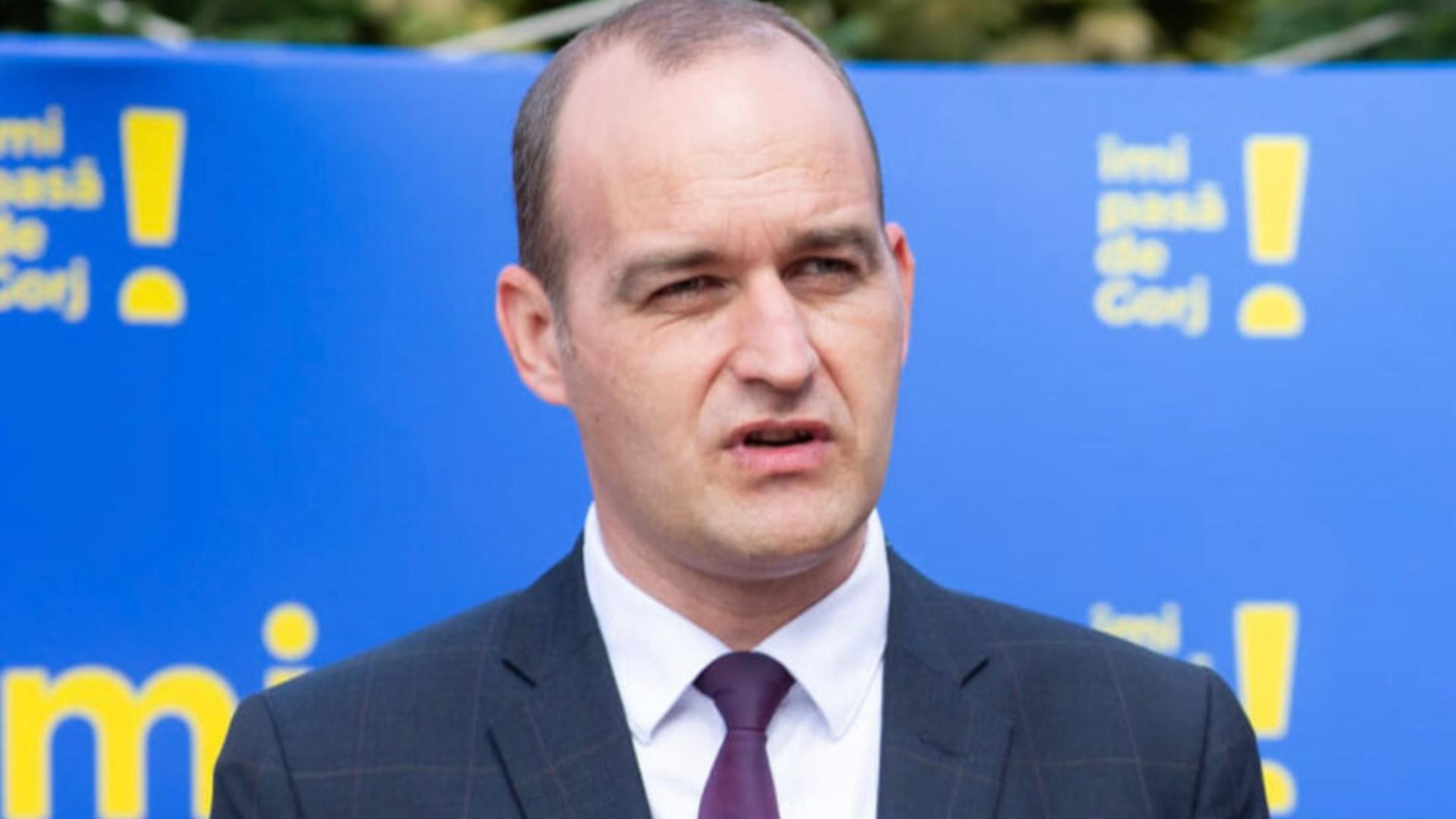 Fostul deputat Dan Vîlceanu, trimis în judecată după ce l-a mușcat de nas în Parlament pe Florin Roman