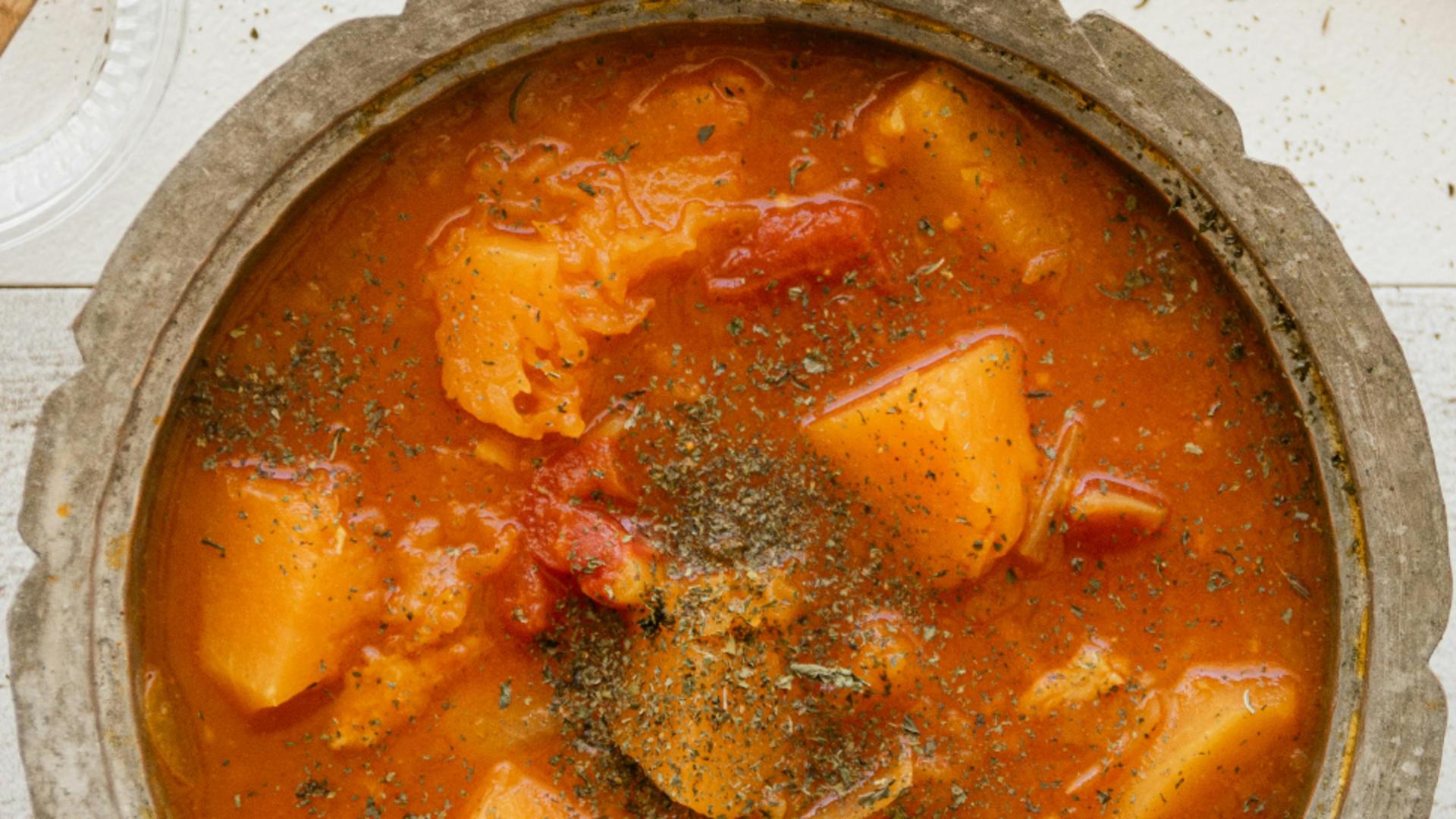 Cel mai bun gulaș bihorean. Rețeta care te va cuceri instant. Vezi ce o face specială!