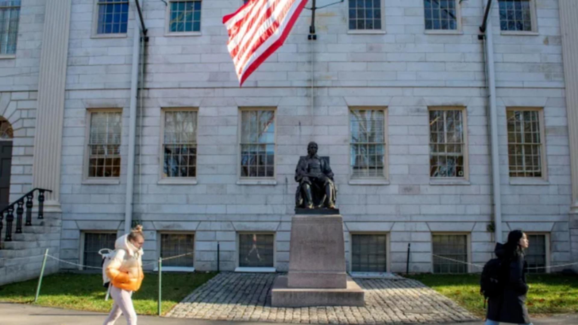 Administrația Trump a retras renumitei universități dreptul de a primi studenți străini